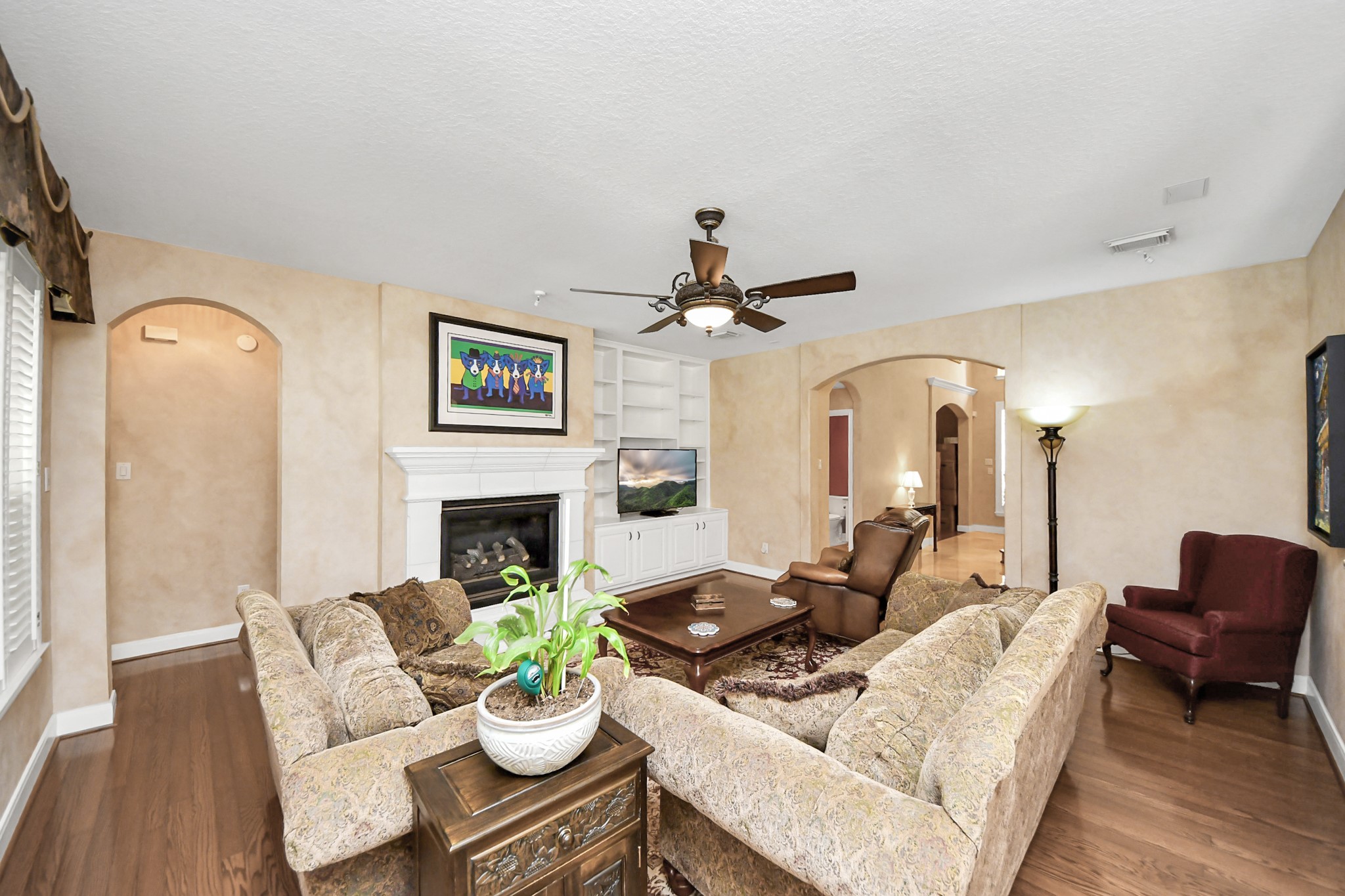 16 Twin Valley Drive Property Photo 20