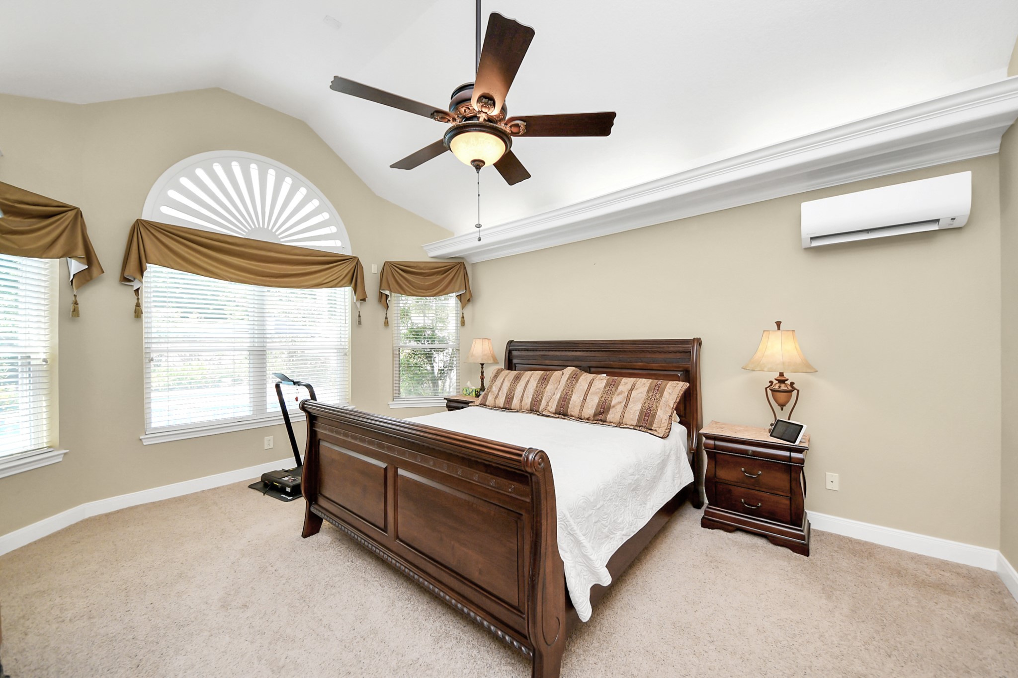 16 Twin Valley Drive Property Photo 27