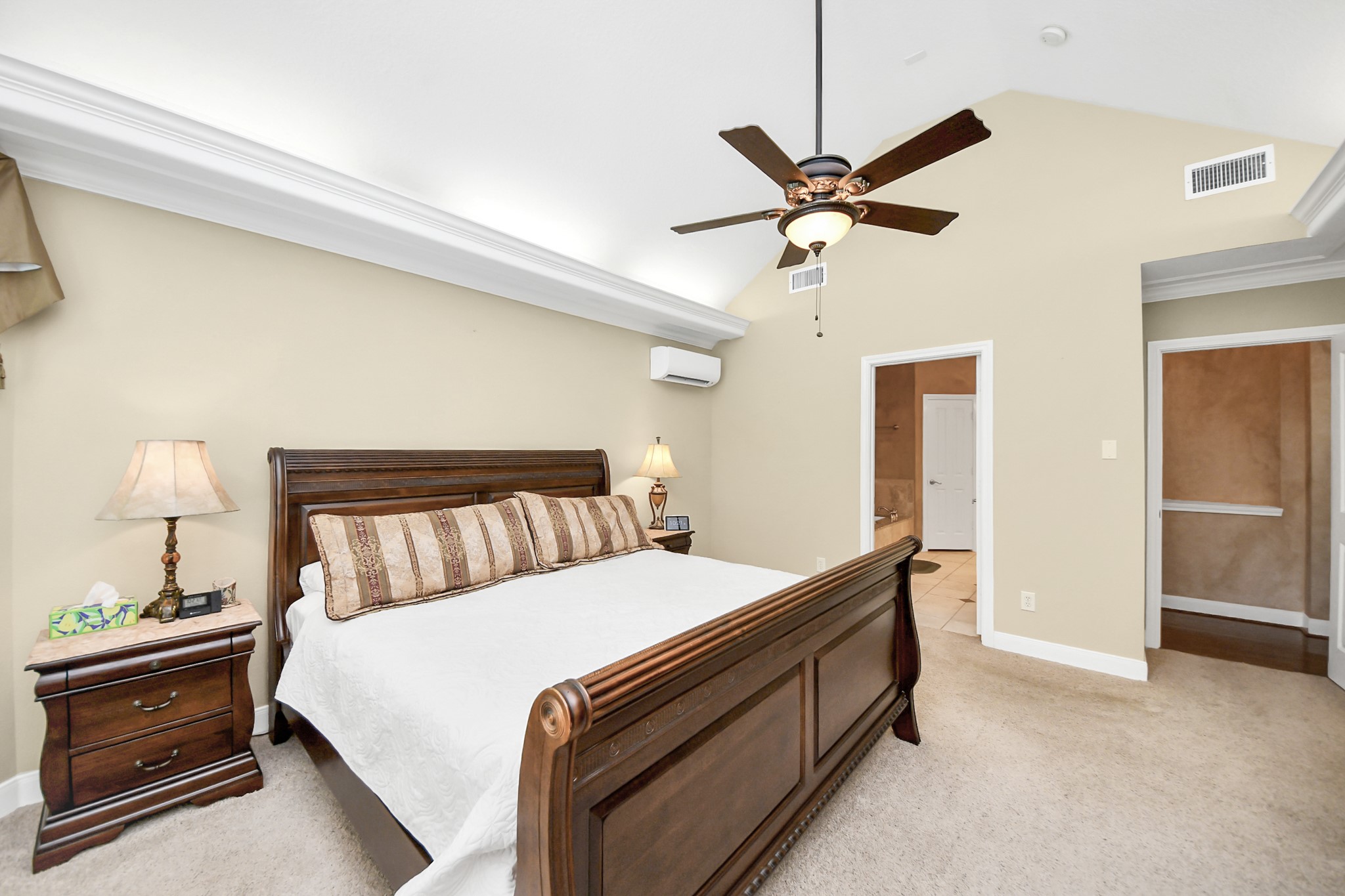 16 Twin Valley Drive Property Photo 28