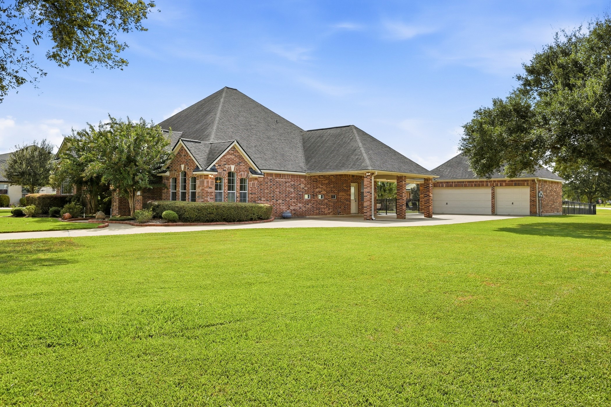 2519 Sandy Point Drive Property Photo 3