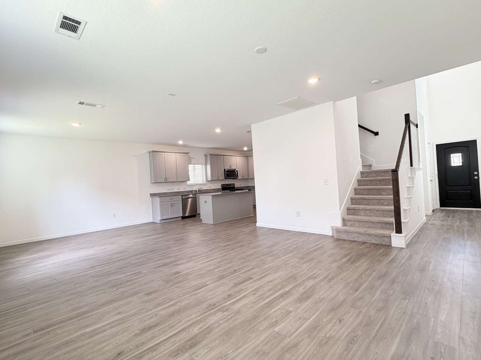 1020 Laguna Cove Drive Property Photo 4