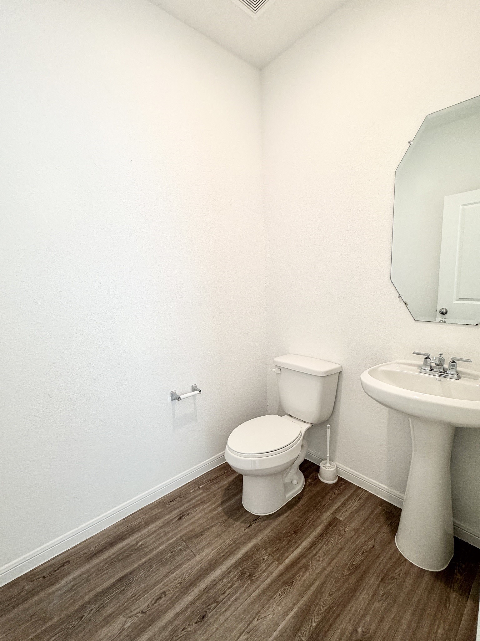 1020 Laguna Cove Drive Property Photo 12