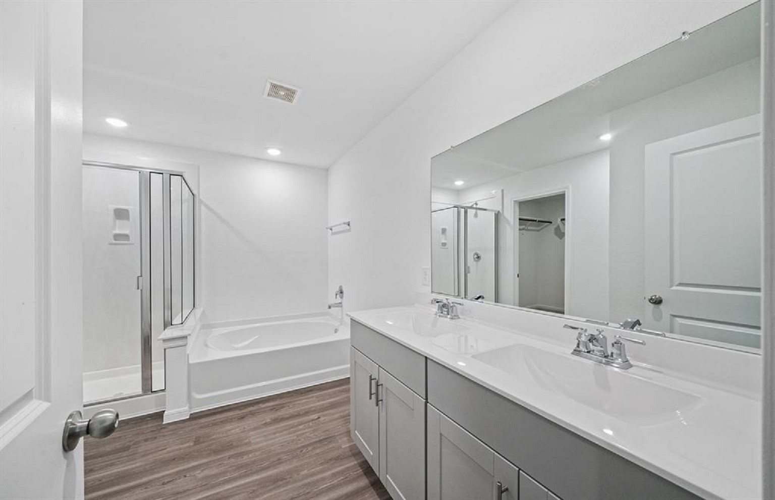 1020 Laguna Cove Drive Property Photo 14