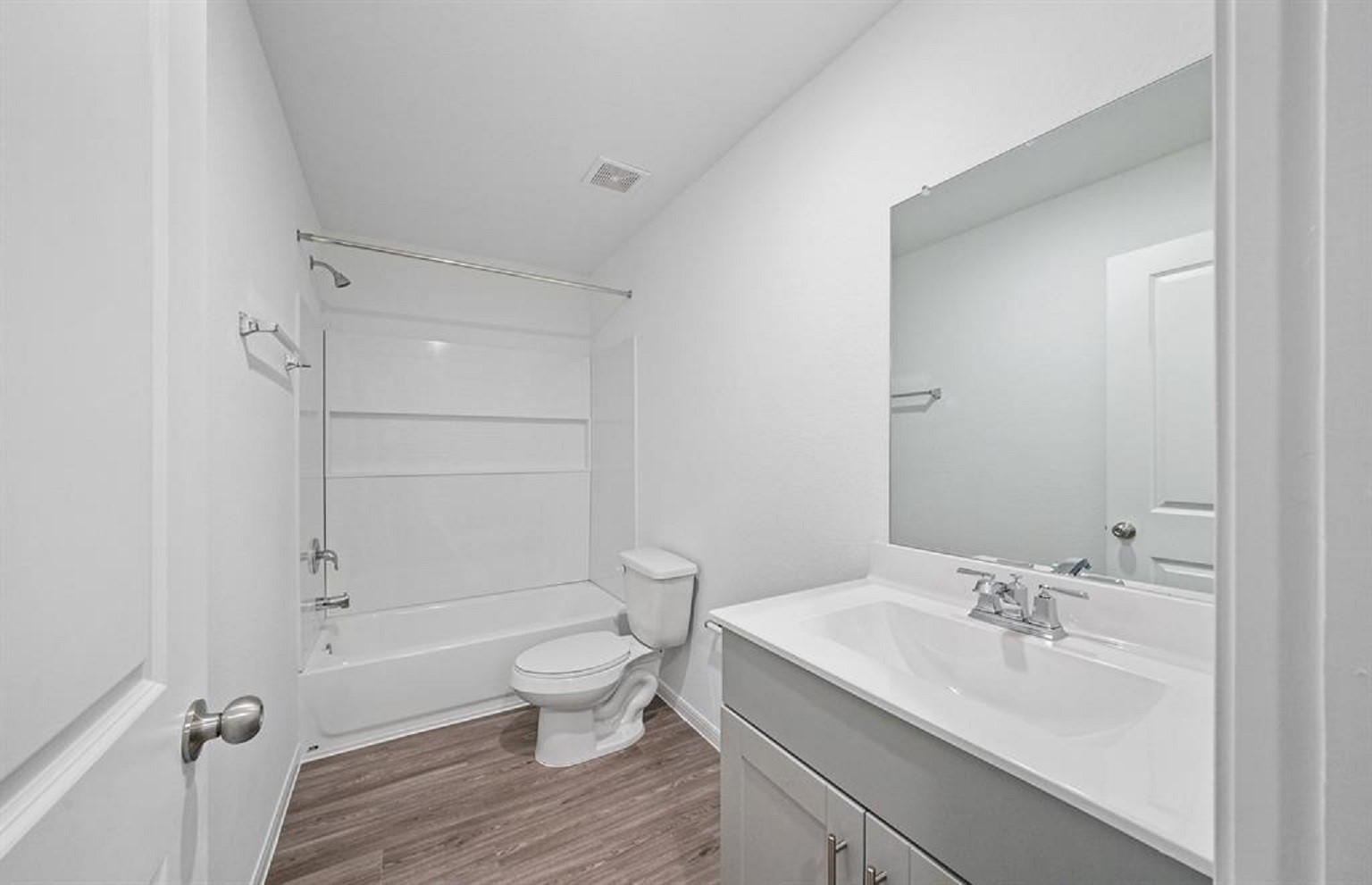 1020 Laguna Cove Drive Property Photo 18
