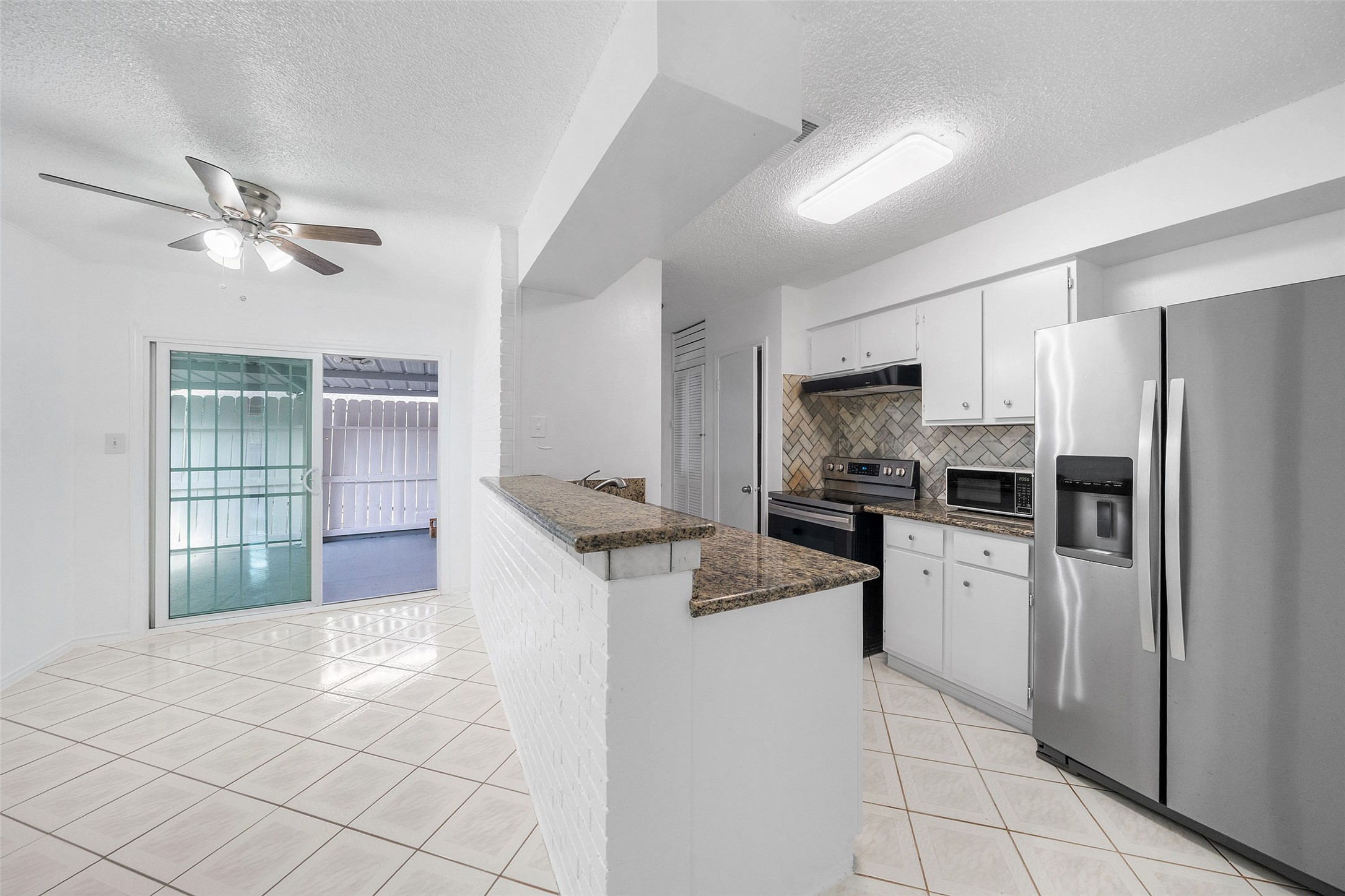 9436 Neuens Road 9436 Property Photo 2