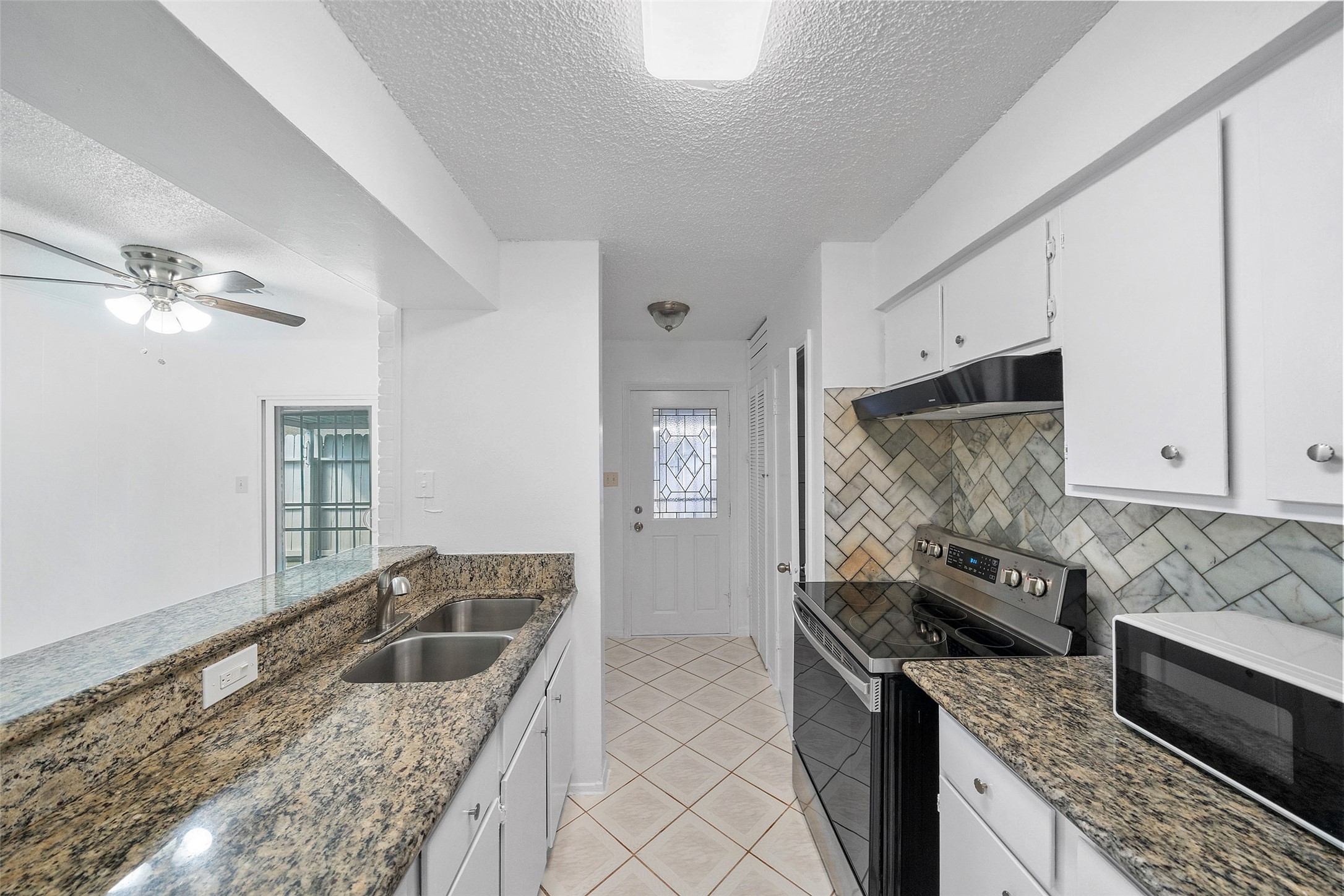 9436 Neuens Road 9436 Property Photo 4