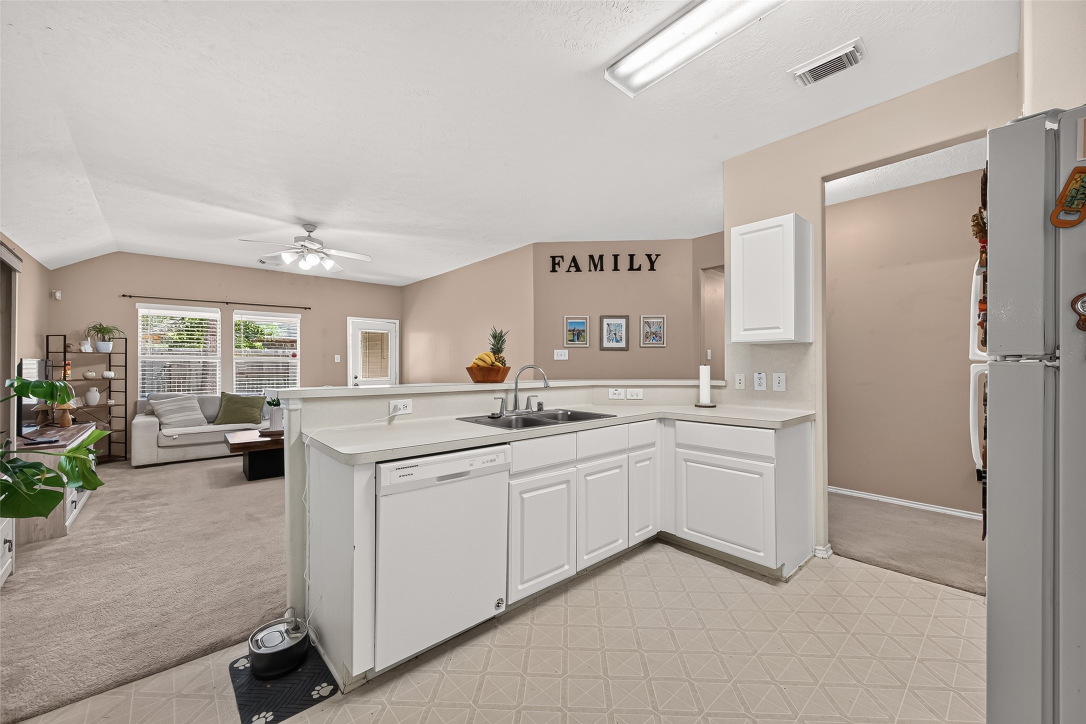 30 S Vesper Bend Circle Property Photo 7