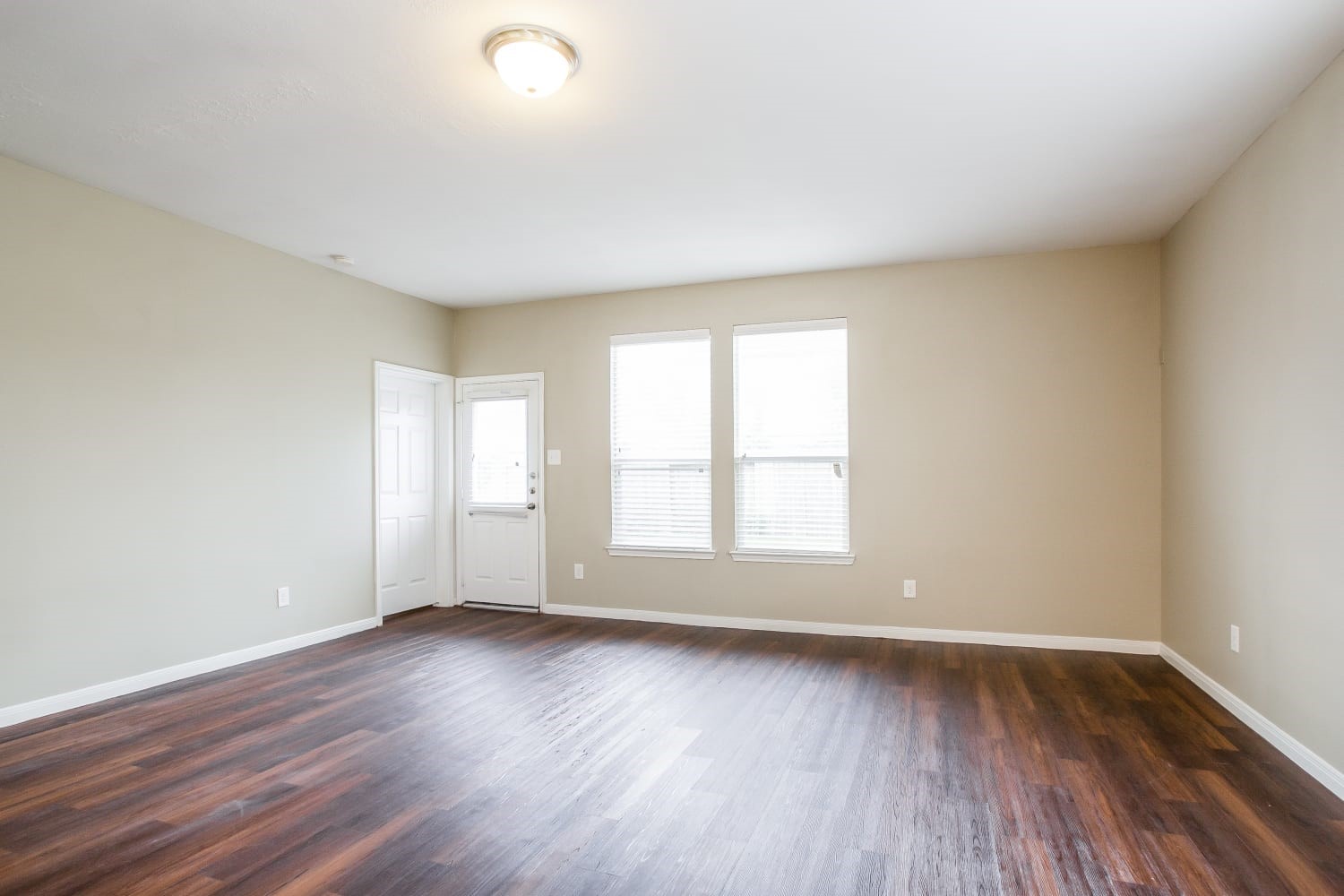 1010 Doubletree Glen Drive Property Photo 2