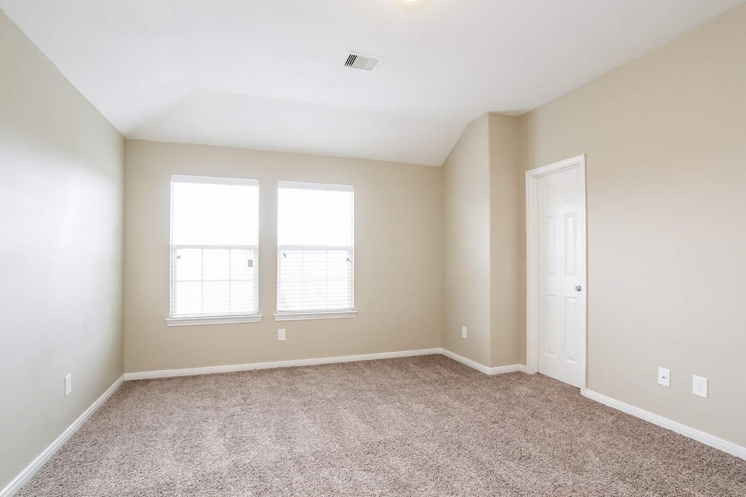 1010 Doubletree Glen Drive Property Photo 9