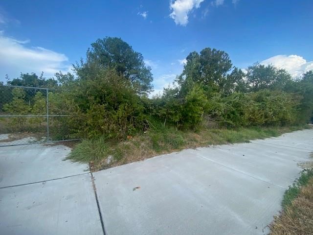 810 Dickinson Property Photo 7