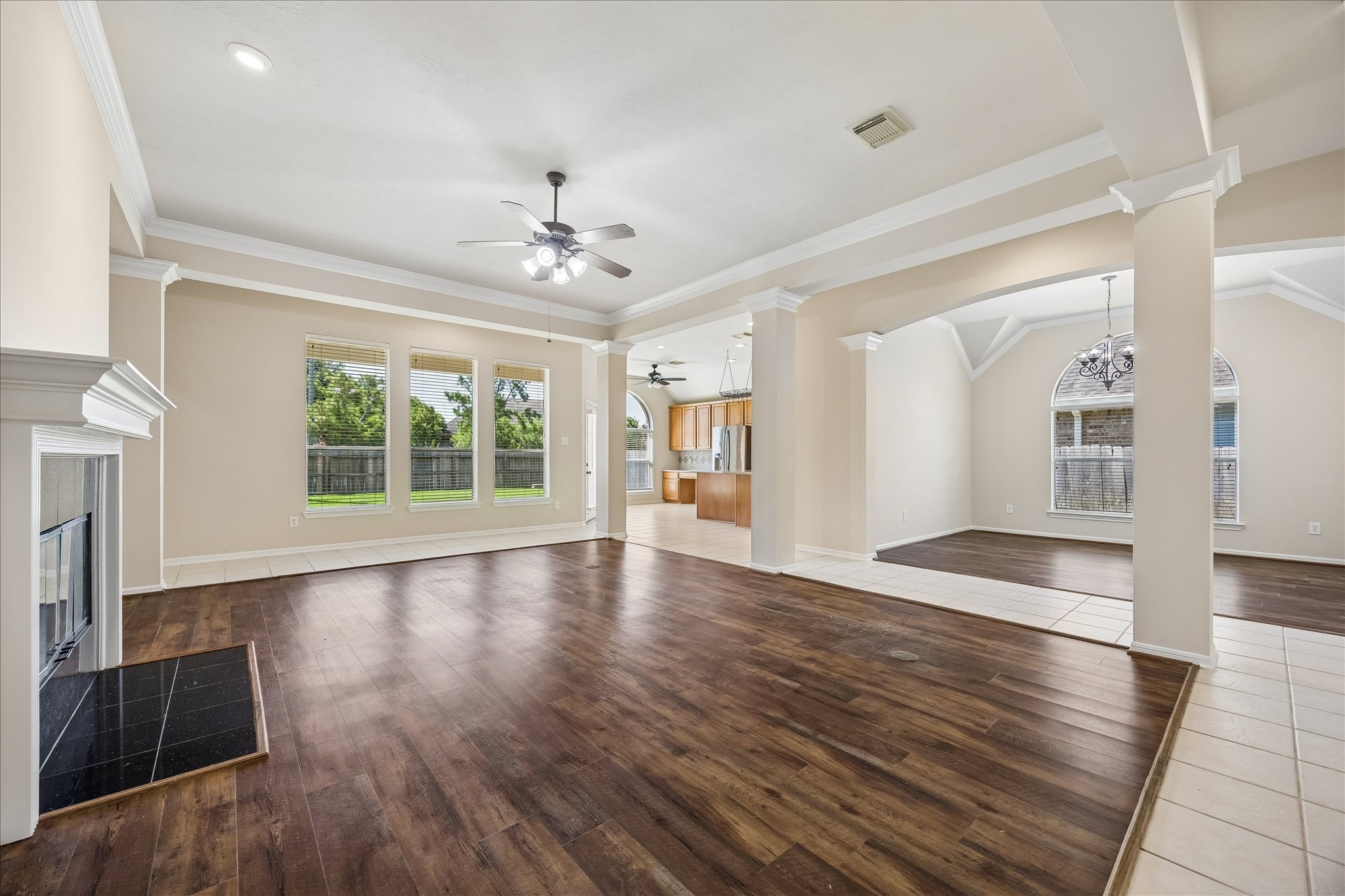 2807 Falcon Knoll Lane Property Photo 3