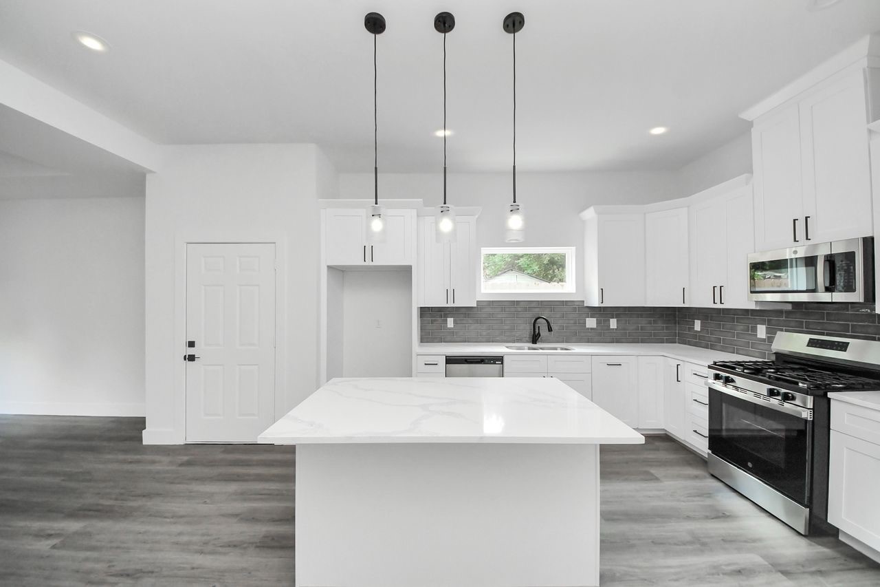 4413 Mallow Street Property Photo 3