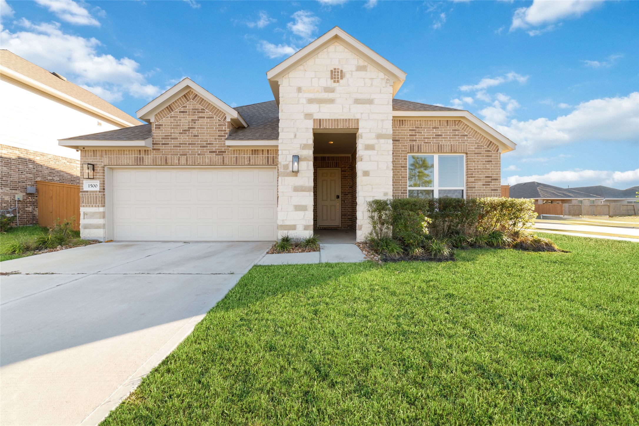 1500 Dawn Harbor Drive Property Photo 1