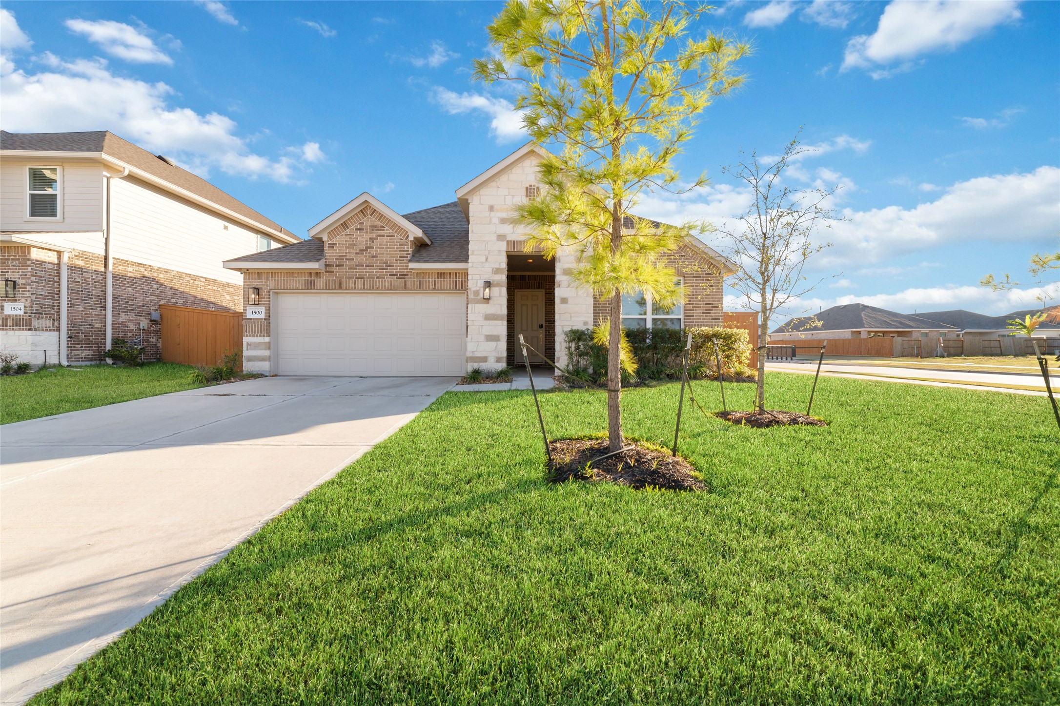 1500 Dawn Harbor Drive Property Photo 2
