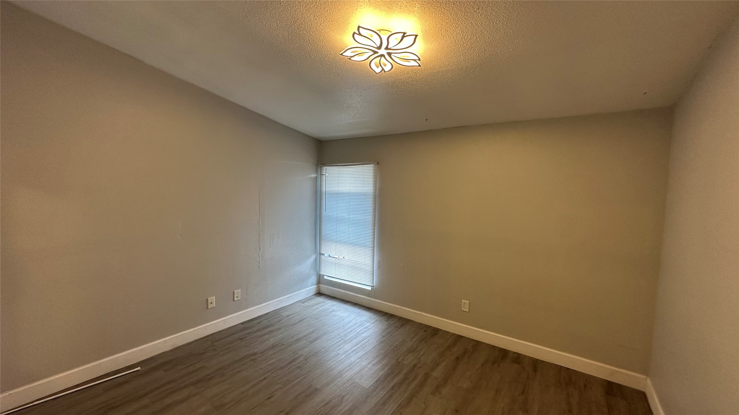 9550 Deering Drive 208 Property Photo 6