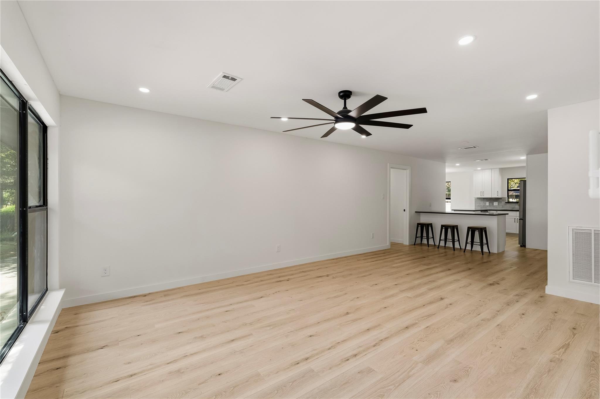 5322 Briarbend Drive Property Photo 5