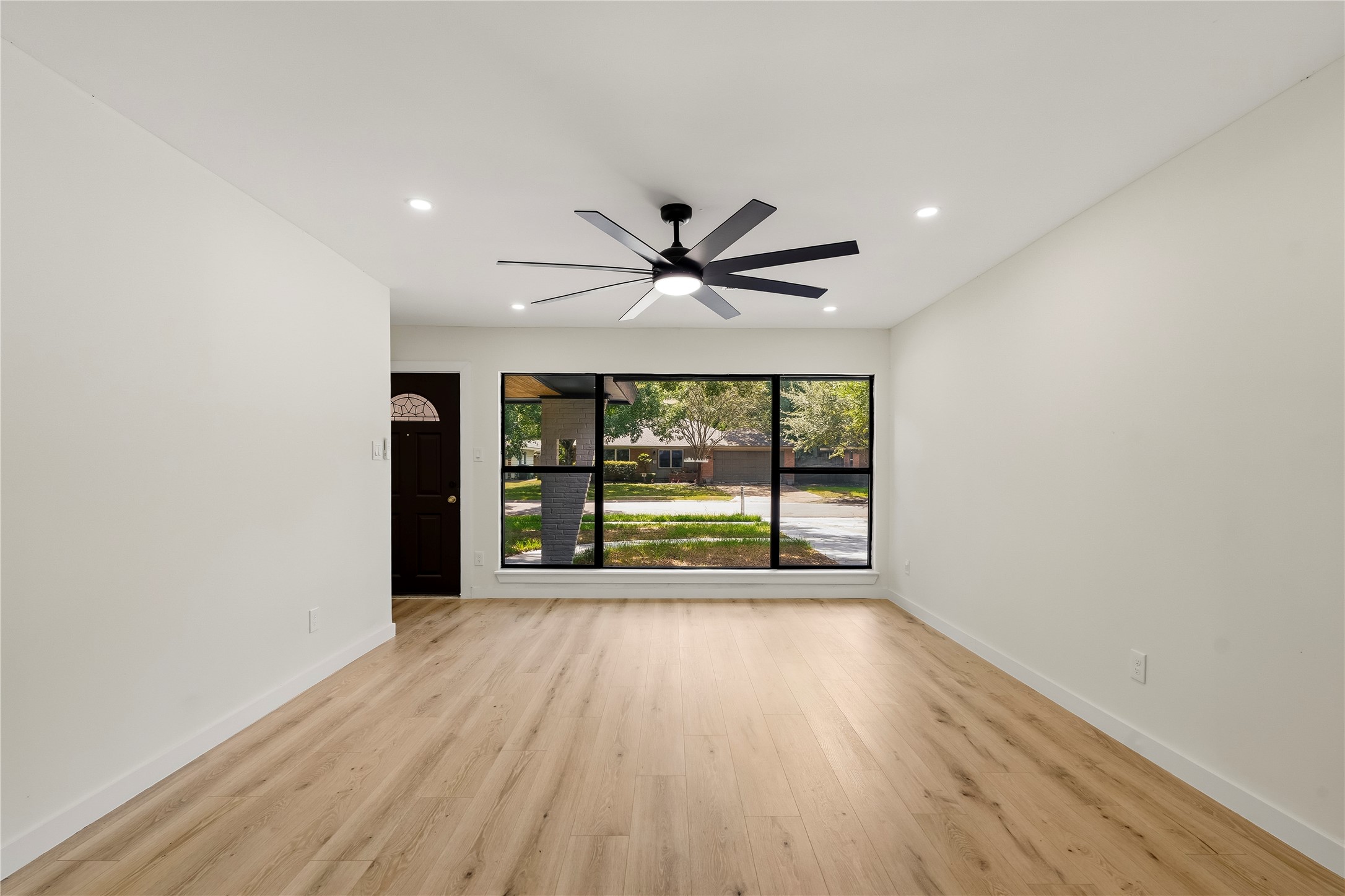 5322 Briarbend Drive Property Photo 7