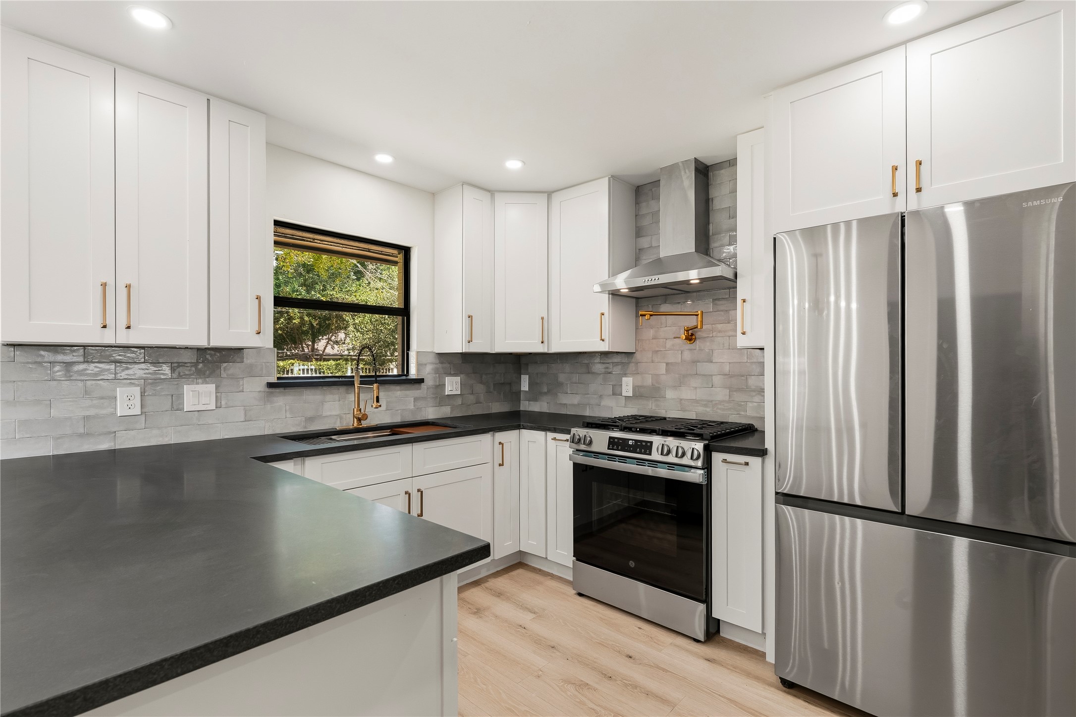 5322 Briarbend Drive Property Photo 16
