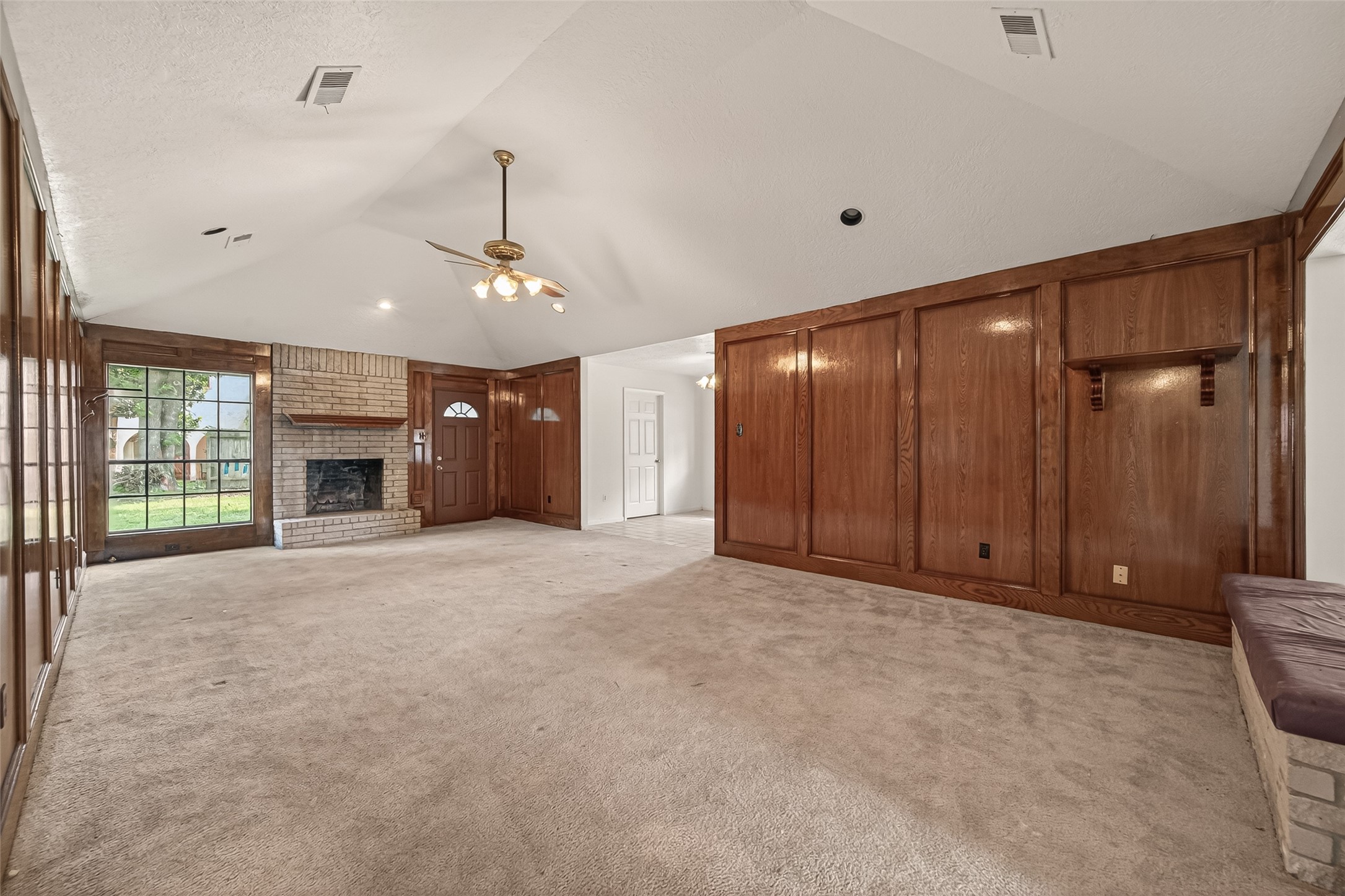 12835 Woodlite Lane Property Photo 8