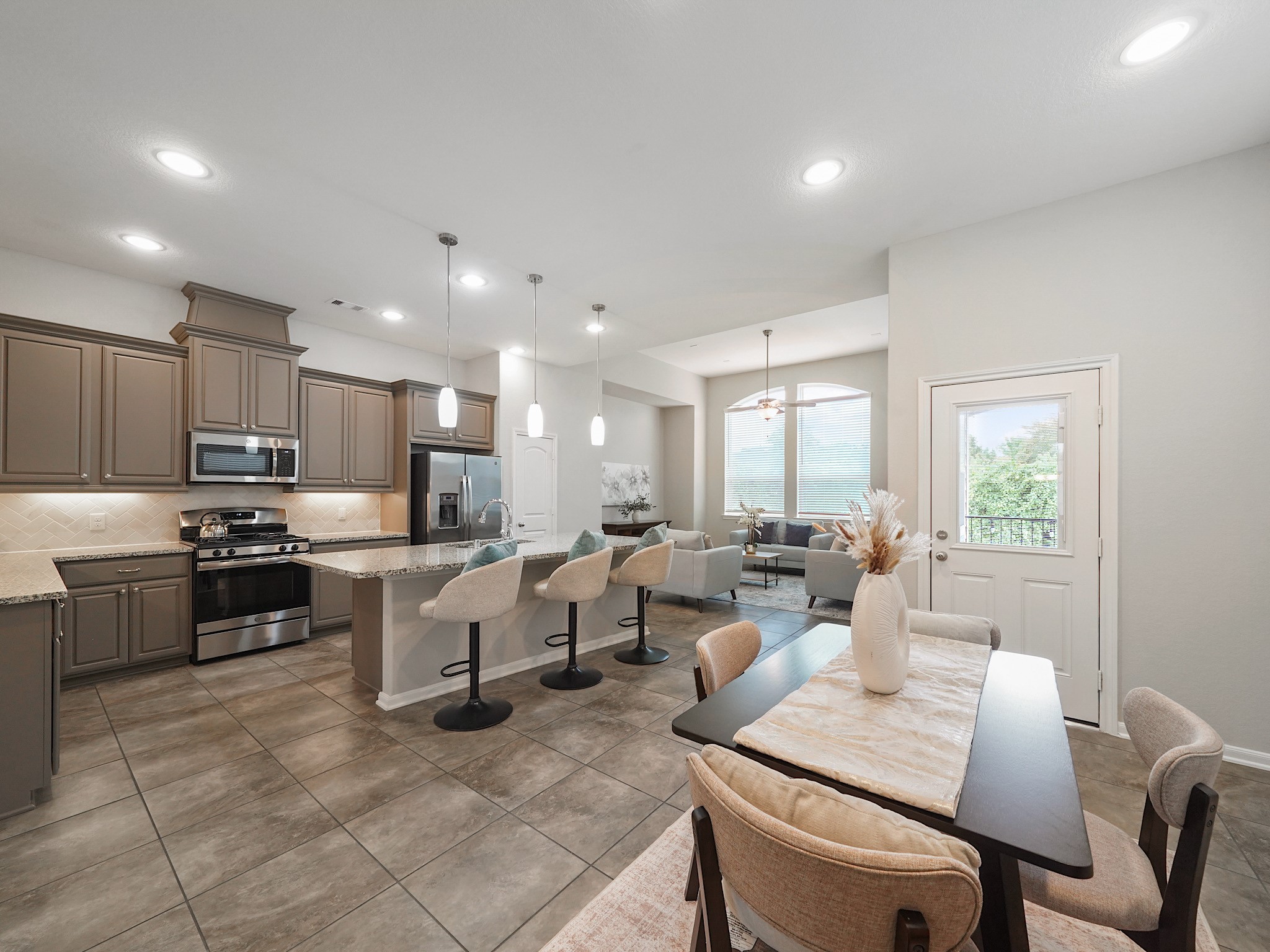 18438 Jasmine Garden Place Property Photo 2