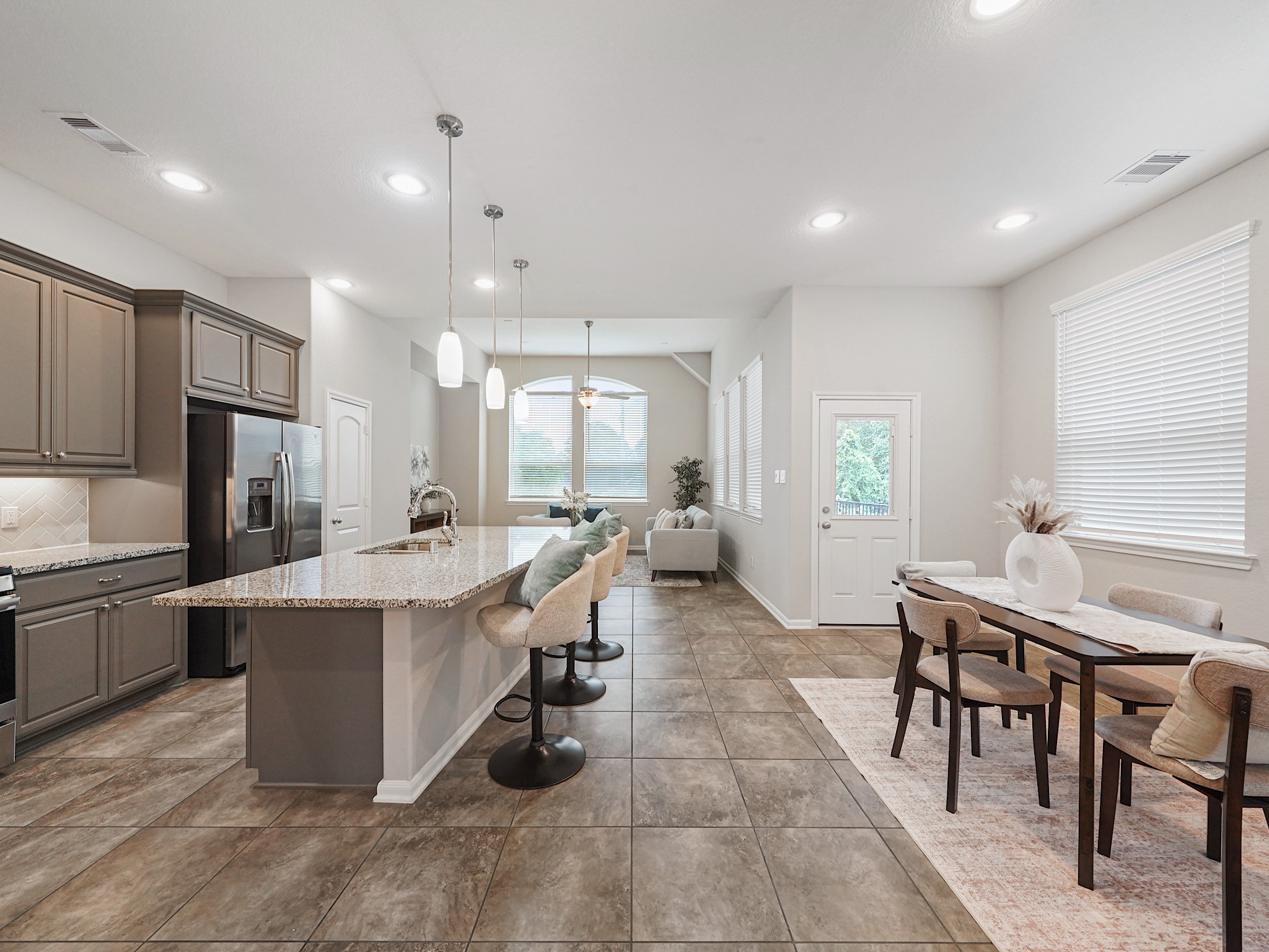 18438 Jasmine Garden Place Property Photo 3