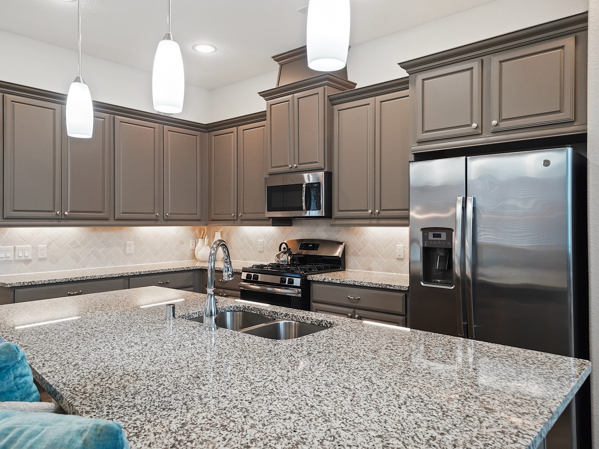 18438 Jasmine Garden Place Property Photo 7