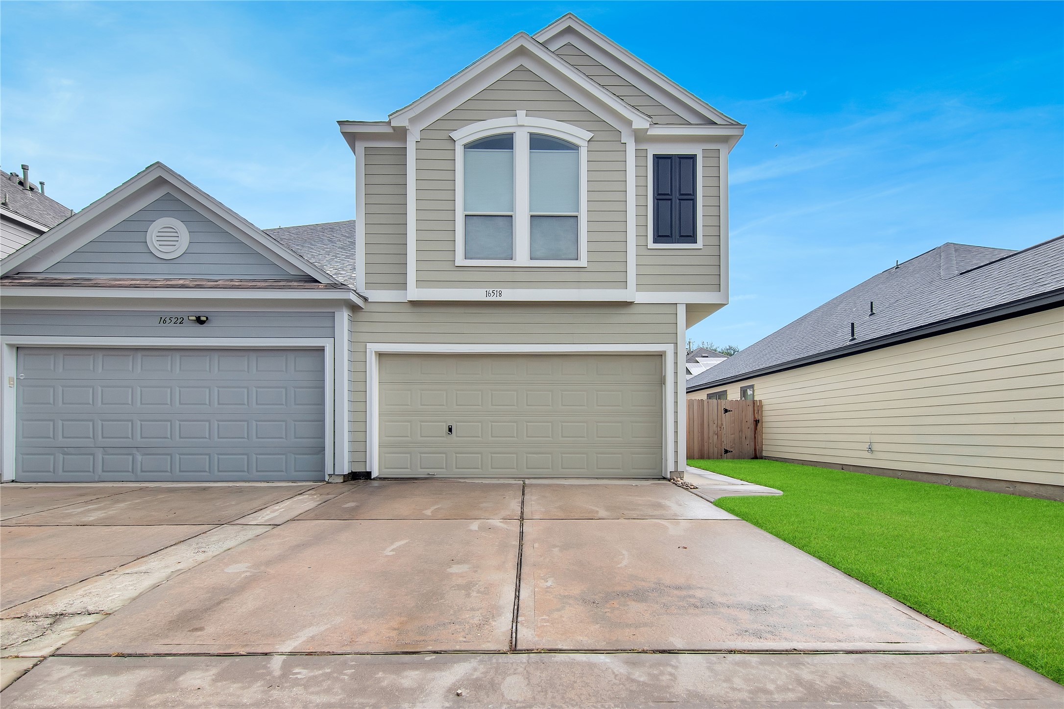 16518 Strathmore Manor Lane Property Photo 1
