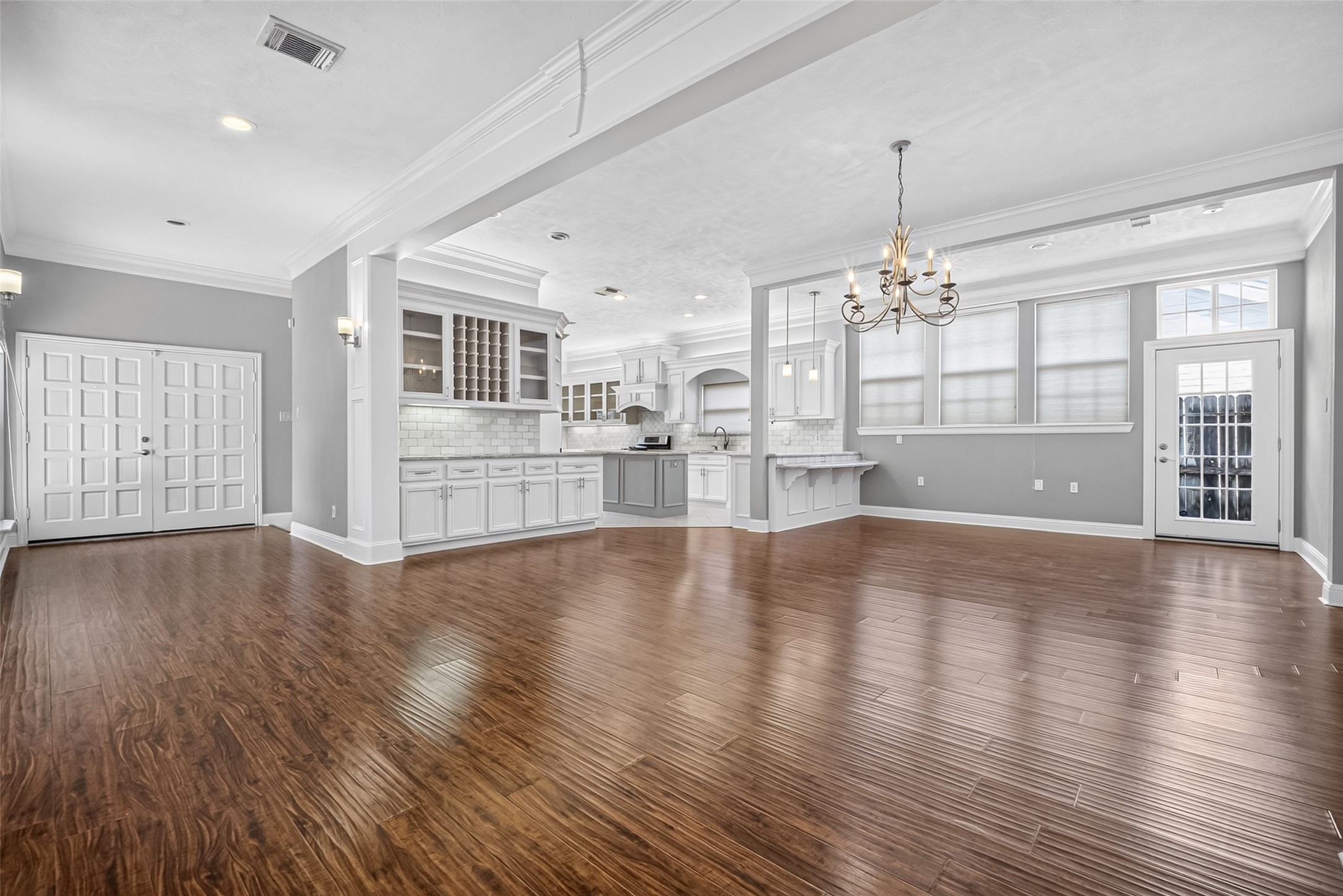 10310 Chevy Chase Drive Property Photo 1