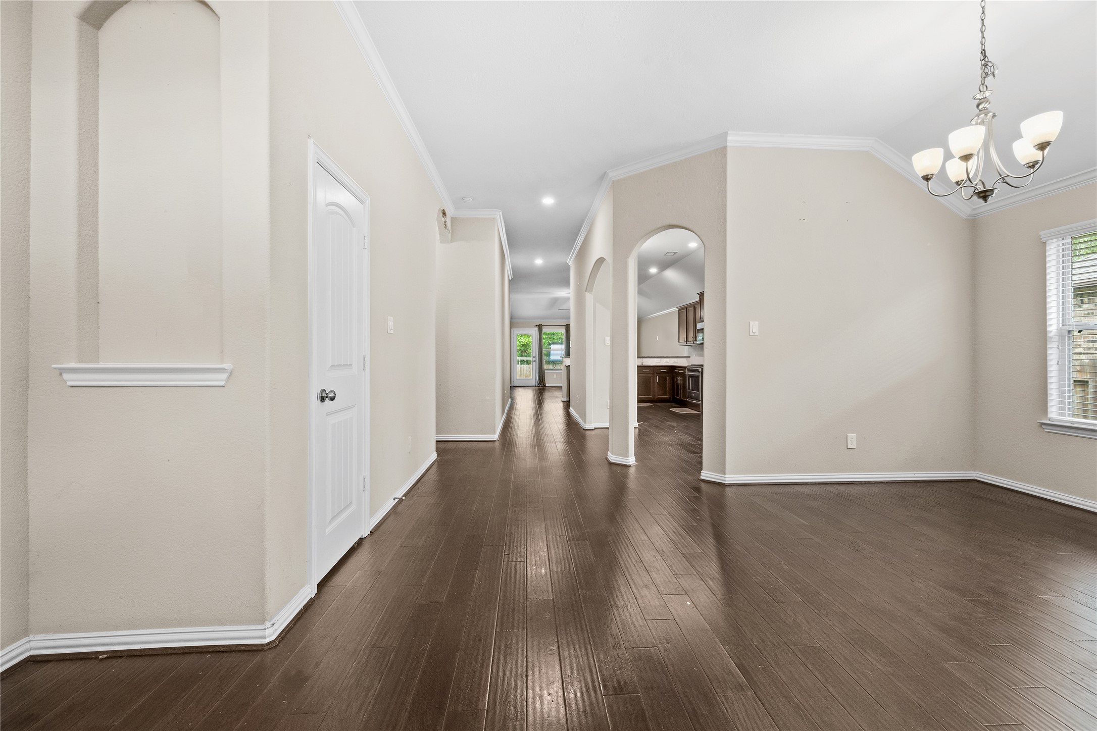 2818 Ridgecliff Court Property Photo 3