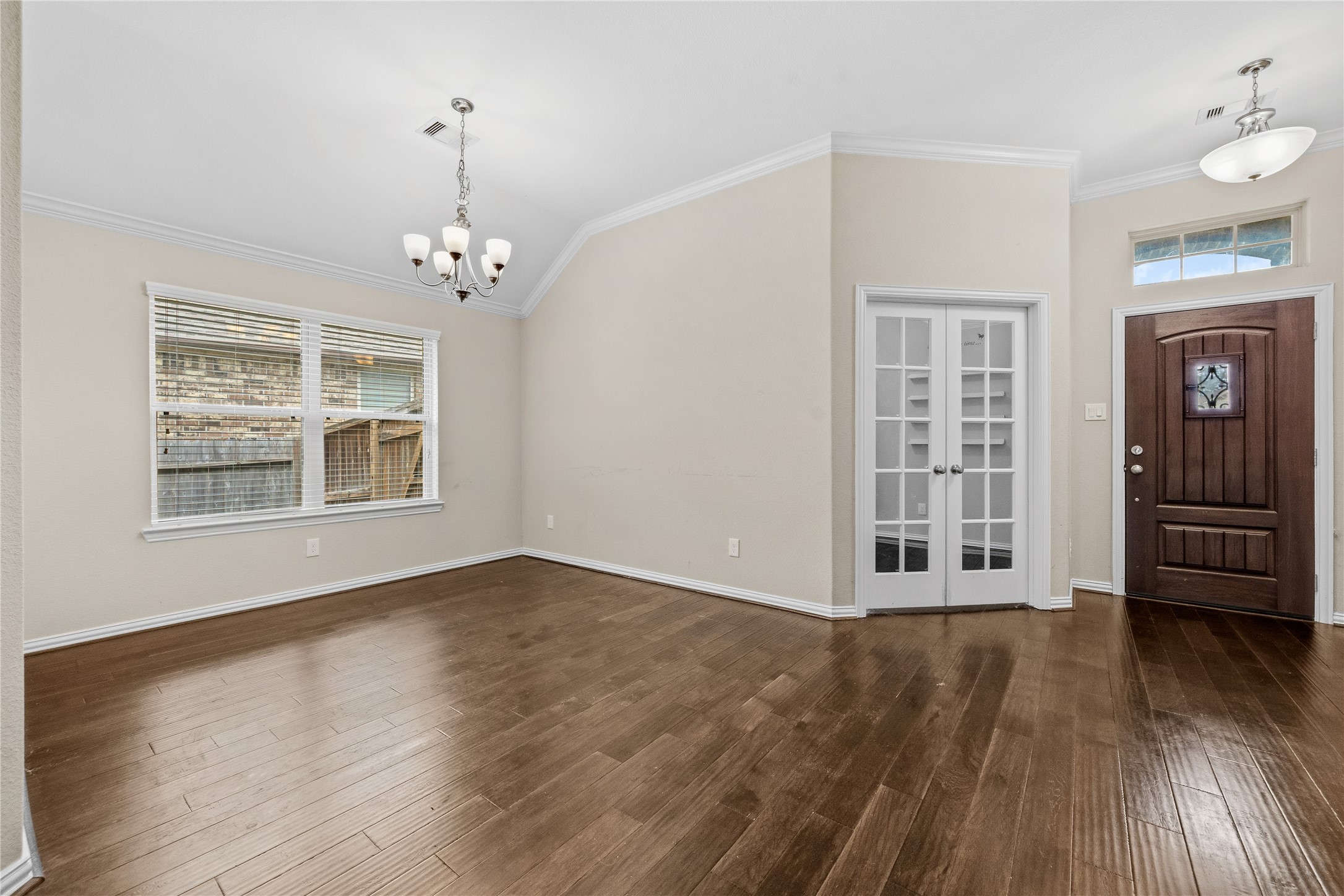2818 Ridgecliff Court Property Photo 5
