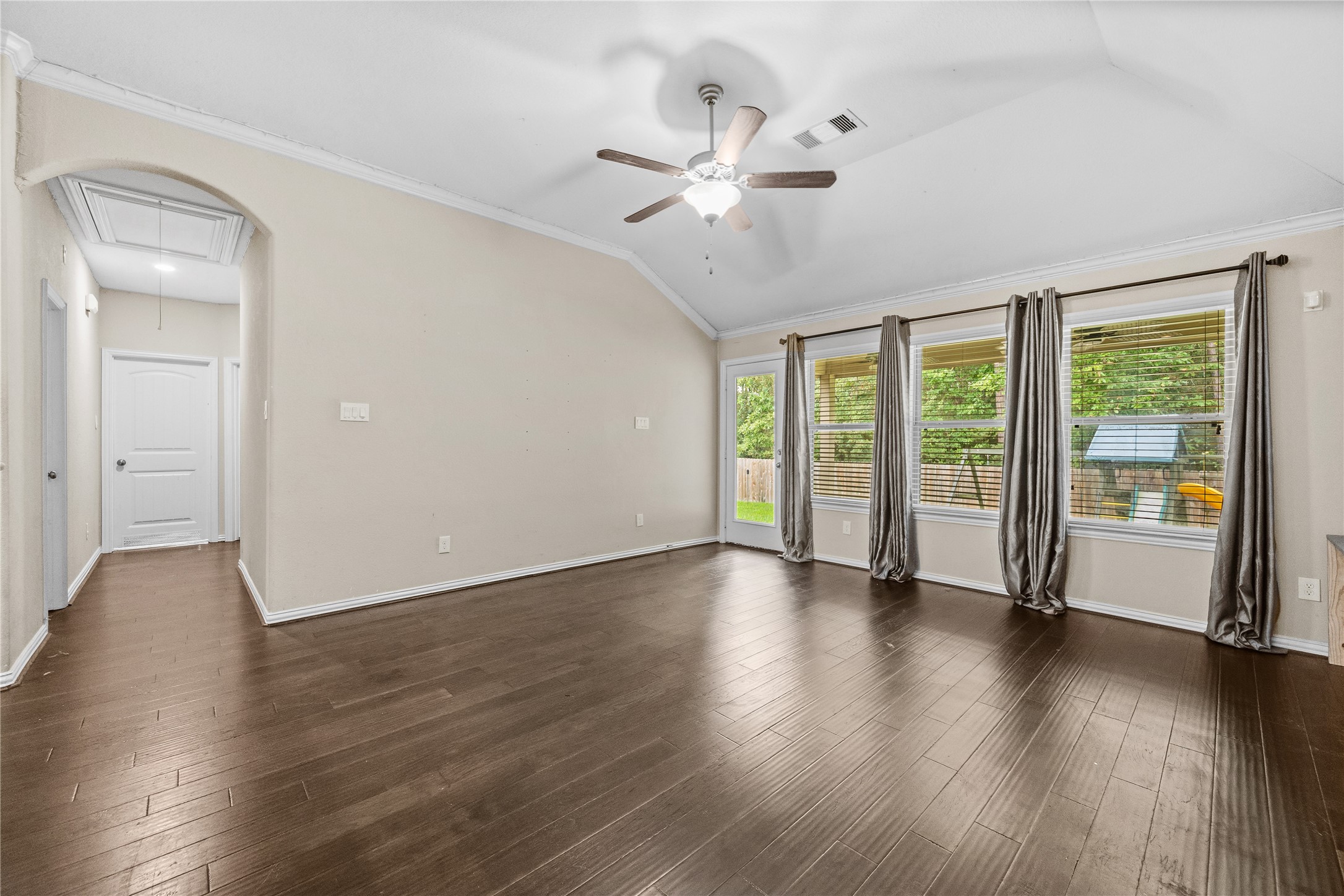 2818 Ridgecliff Court Property Photo 8