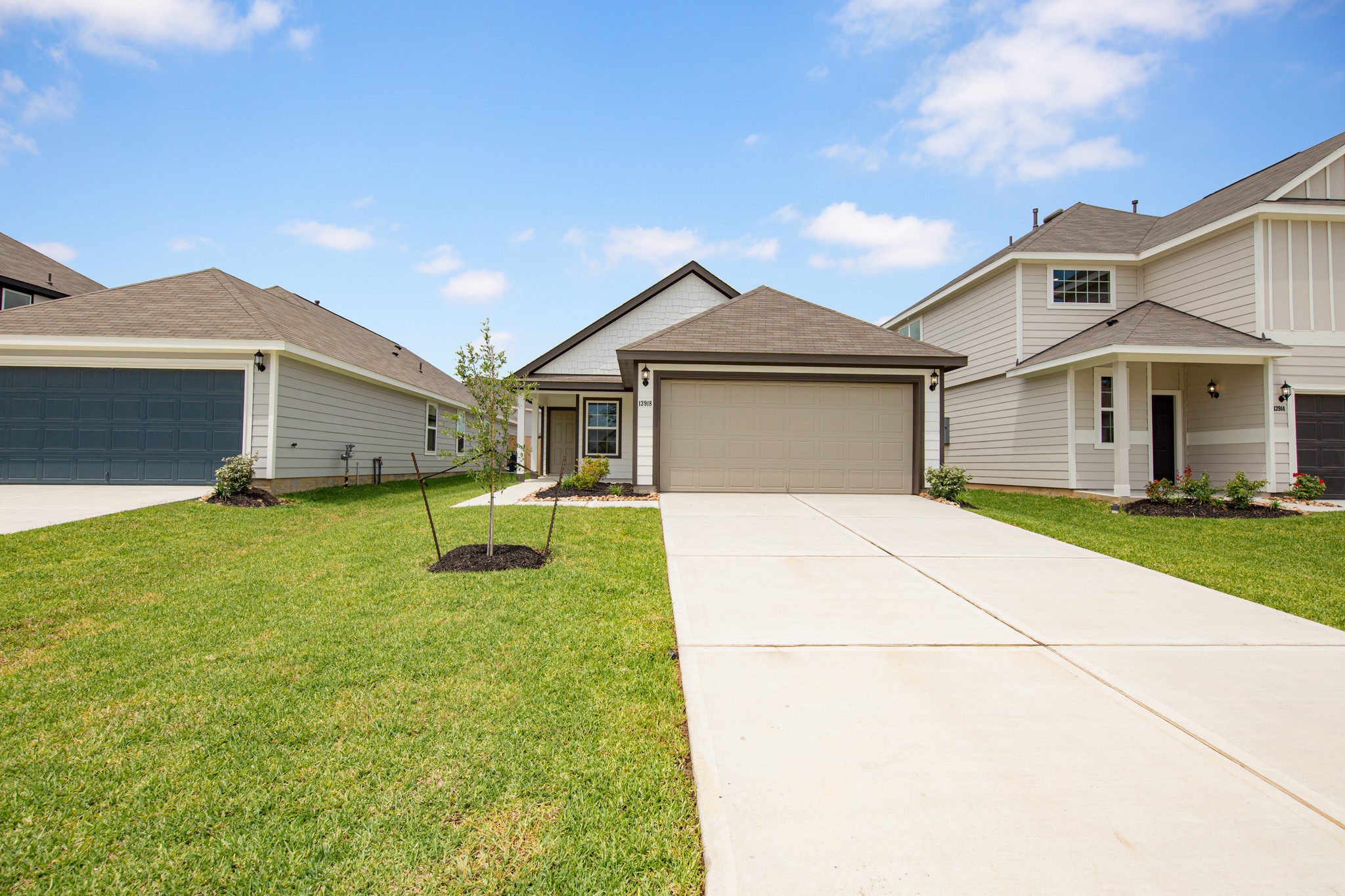 13918 Diamondback Drive Property Photo 2