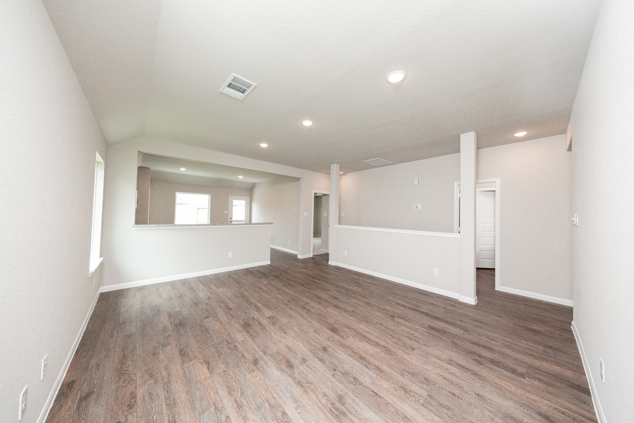 13918 Diamondback Drive Property Photo 4
