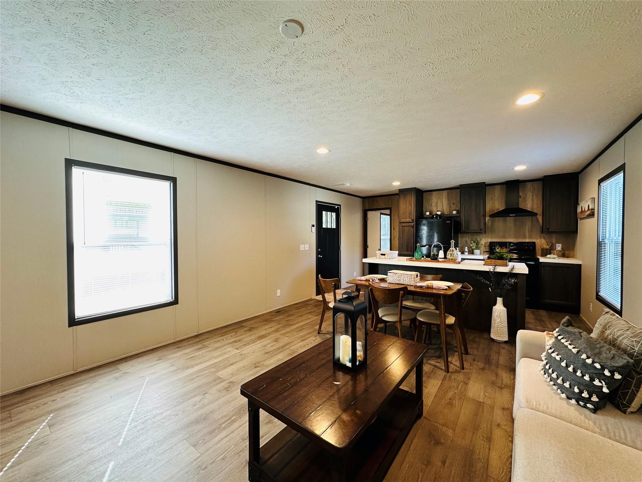 25226 Twin Oaks Property Photo 6