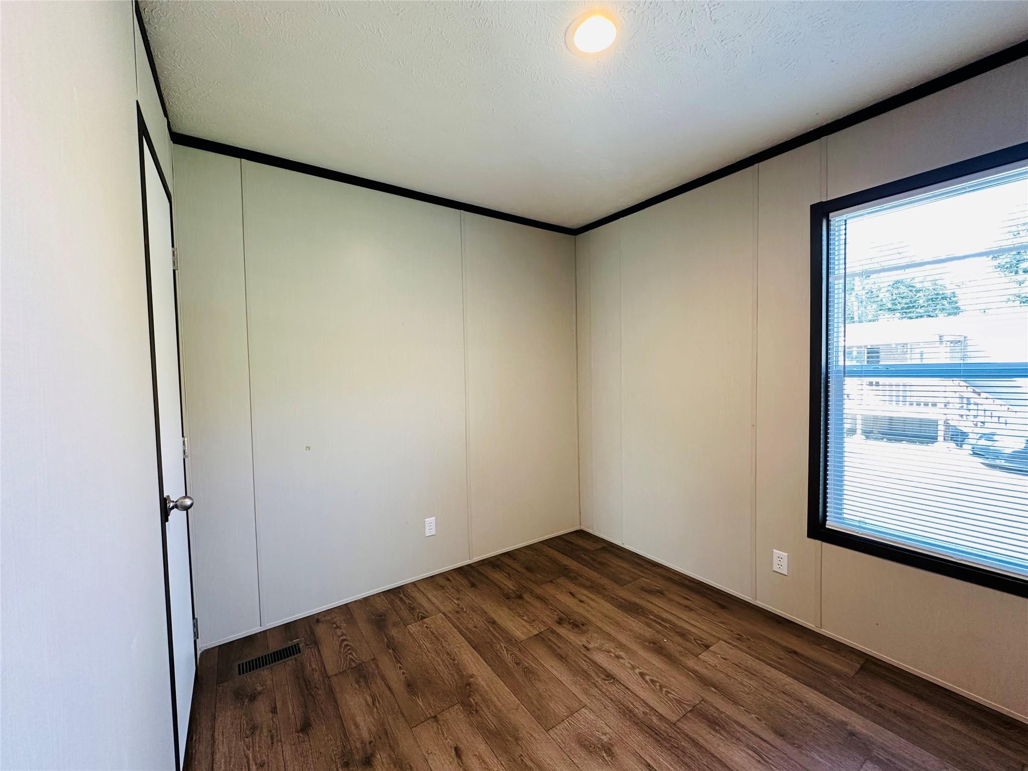 25226 Twin Oaks Property Photo 11