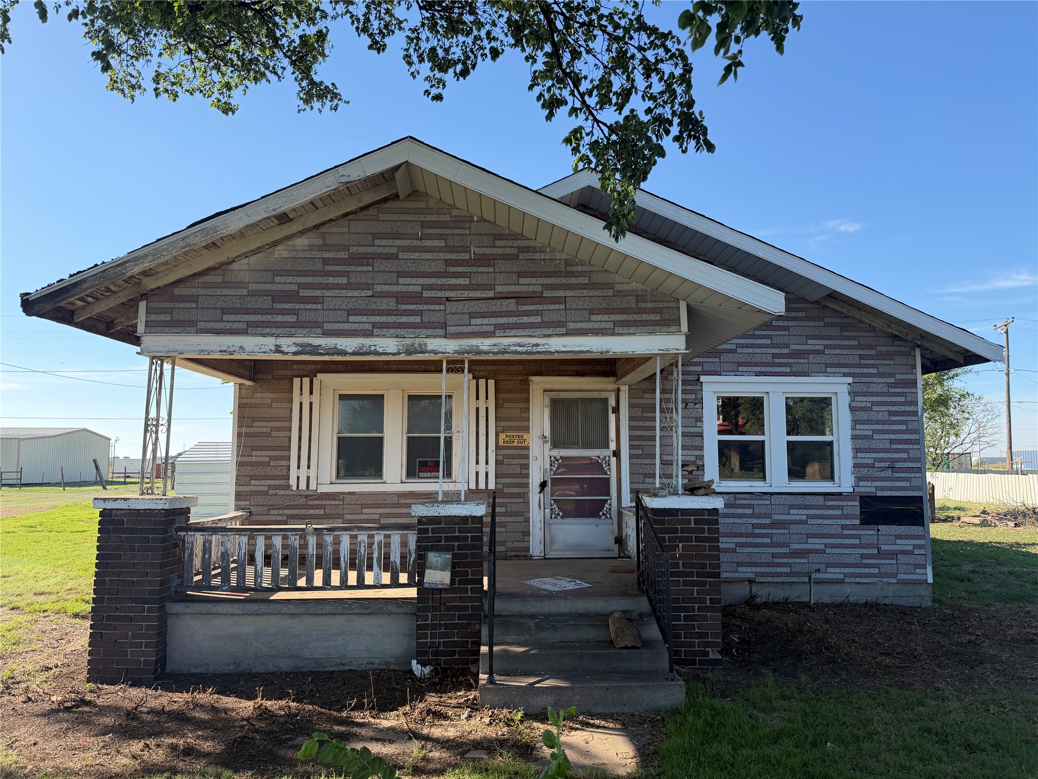 310 E Broadway Avenue