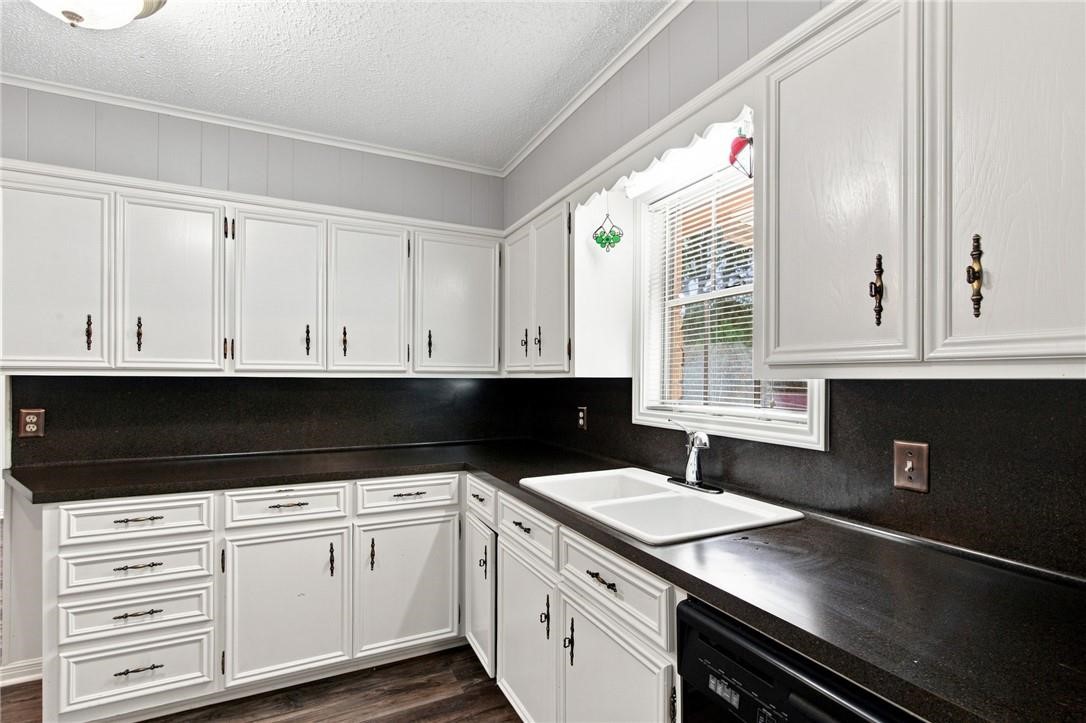 108 Castleway Street Property Photo 15