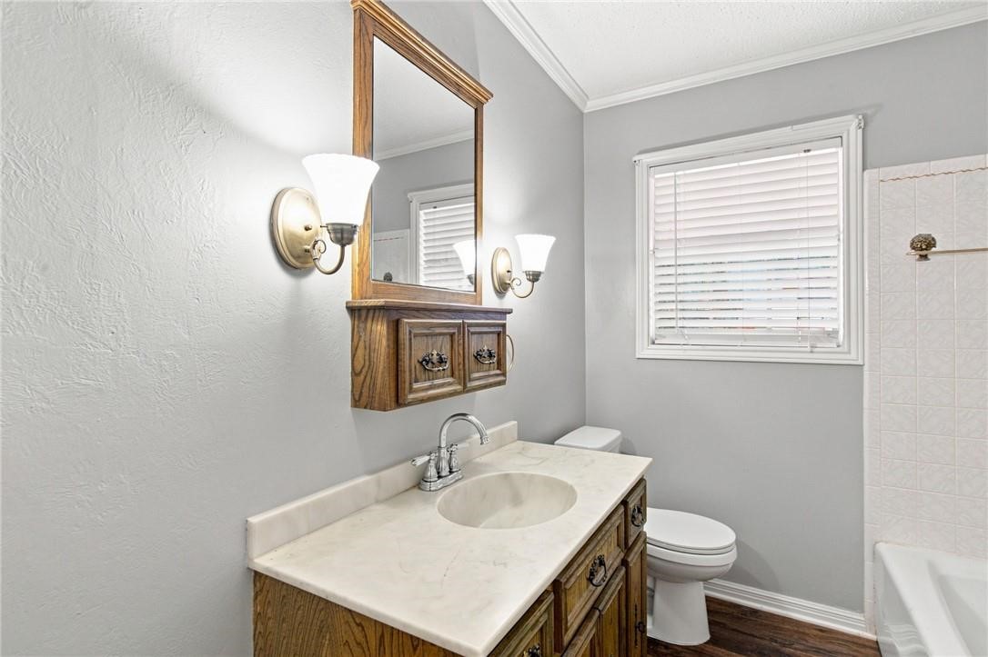 108 Castleway Street Property Photo 21