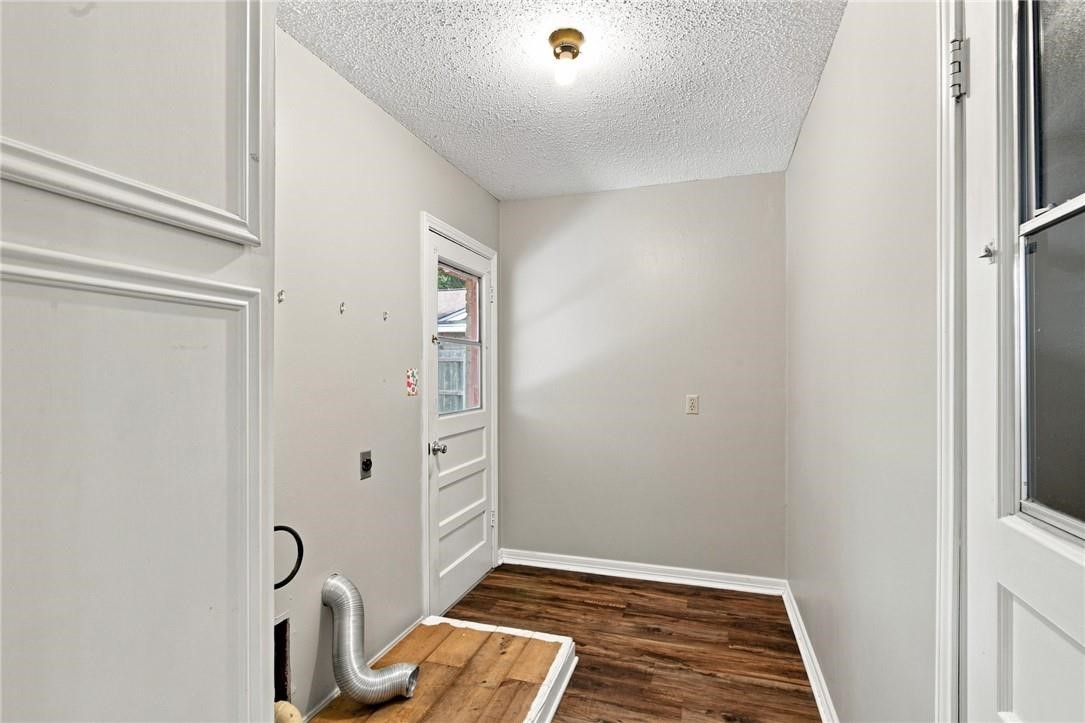 108 Castleway Street Property Photo 22
