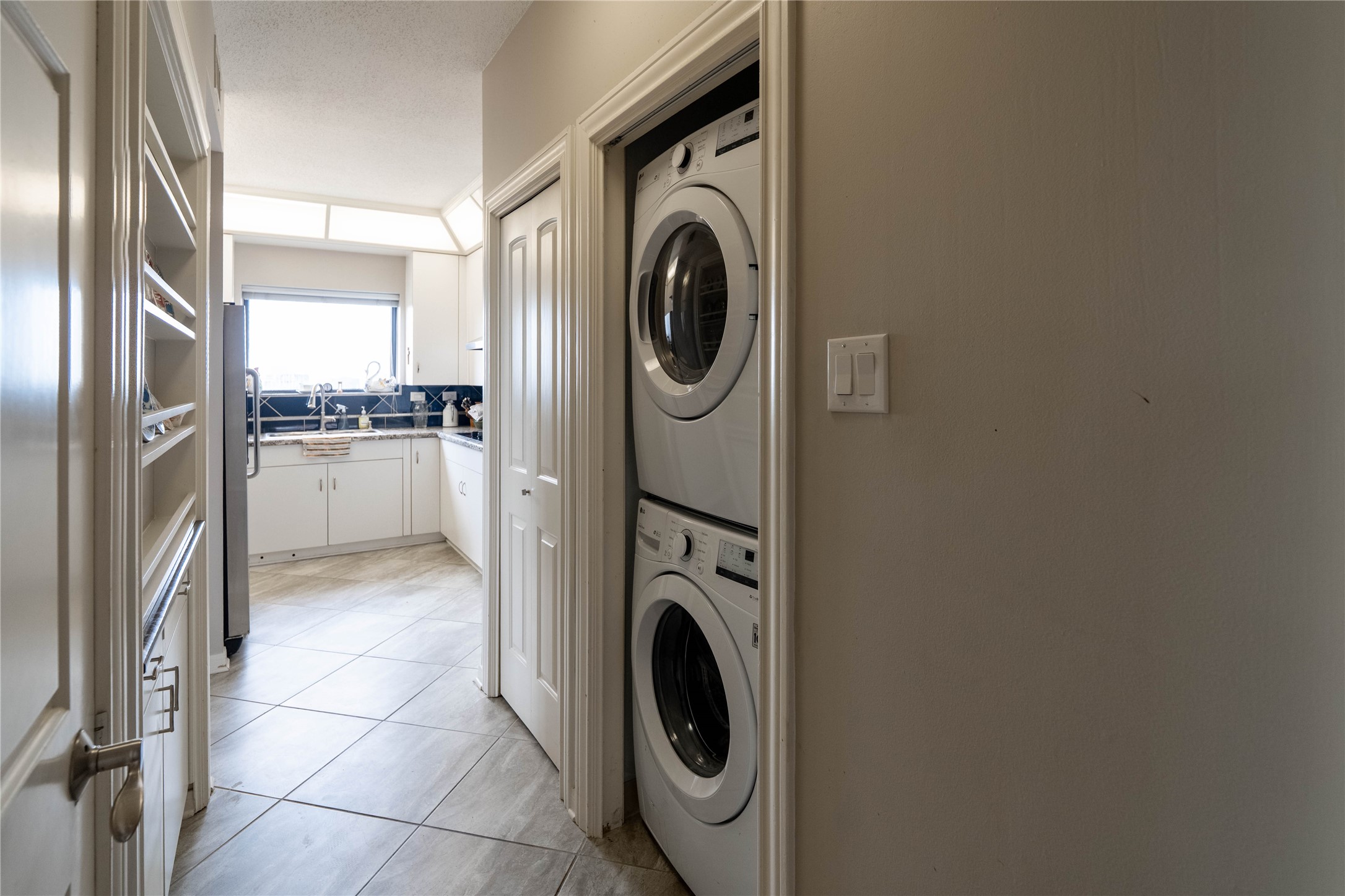 651 Bering Drive 1301 Property Photo 12