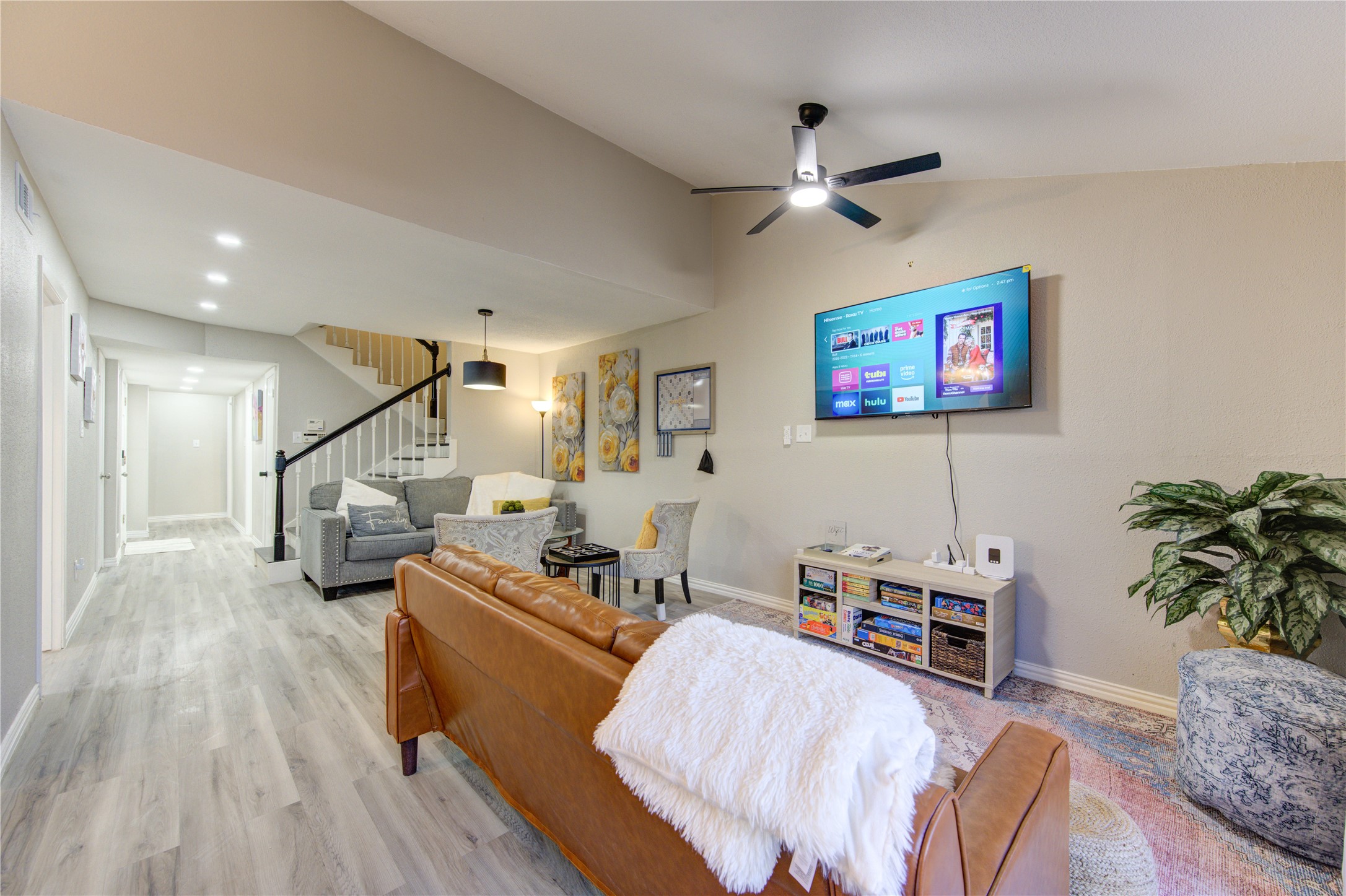 7373 Antoine Drive Property Photo 4