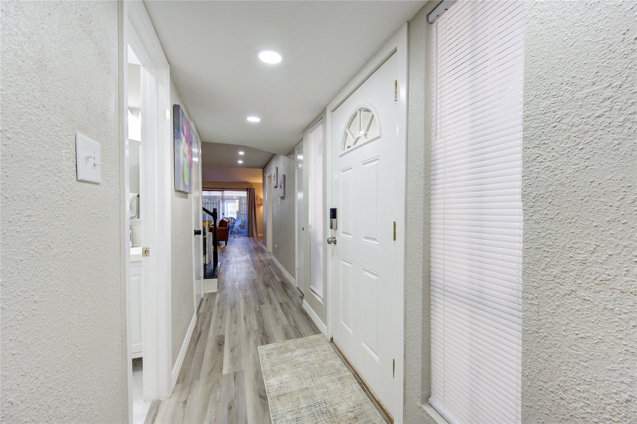 7373 Antoine Drive Property Photo 9