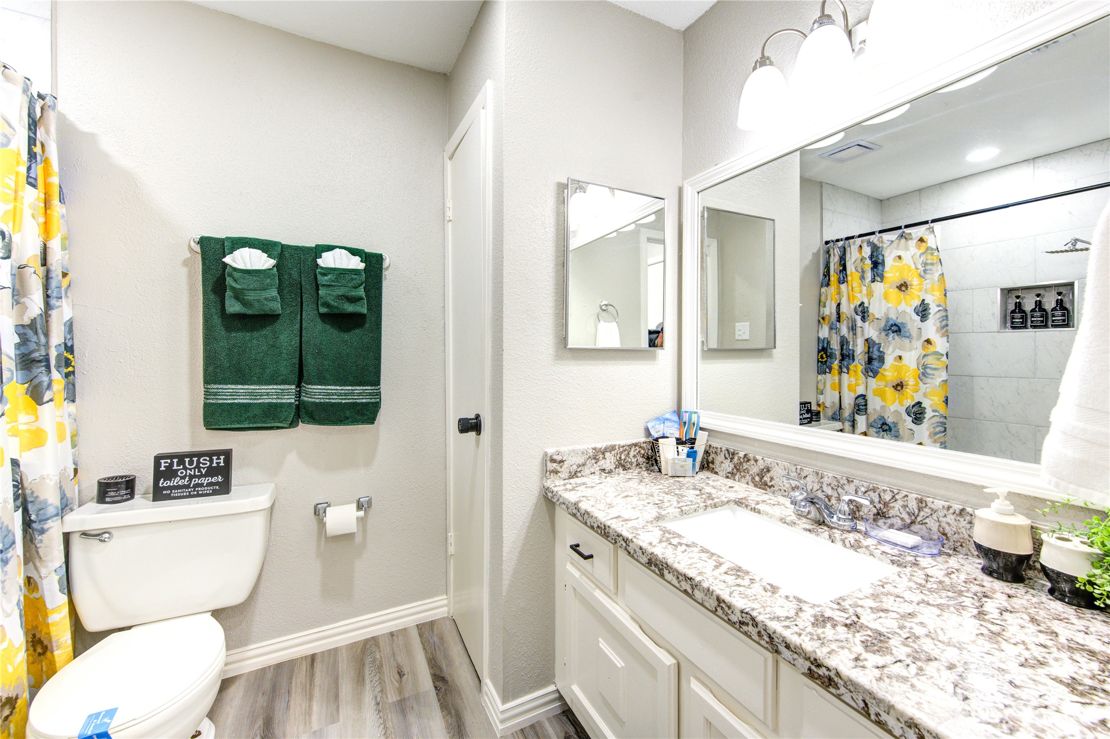 7373 Antoine Drive Property Photo 16