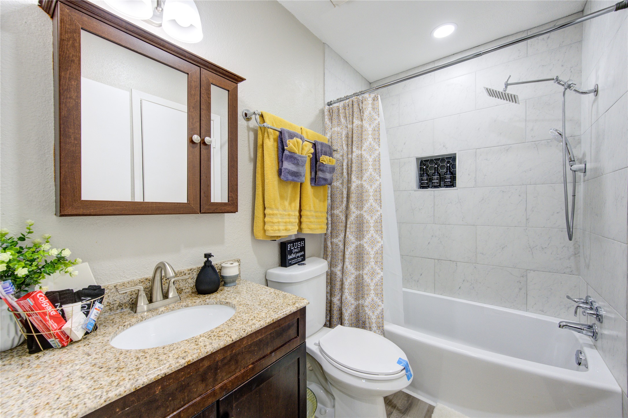 7373 Antoine Drive Property Photo 19
