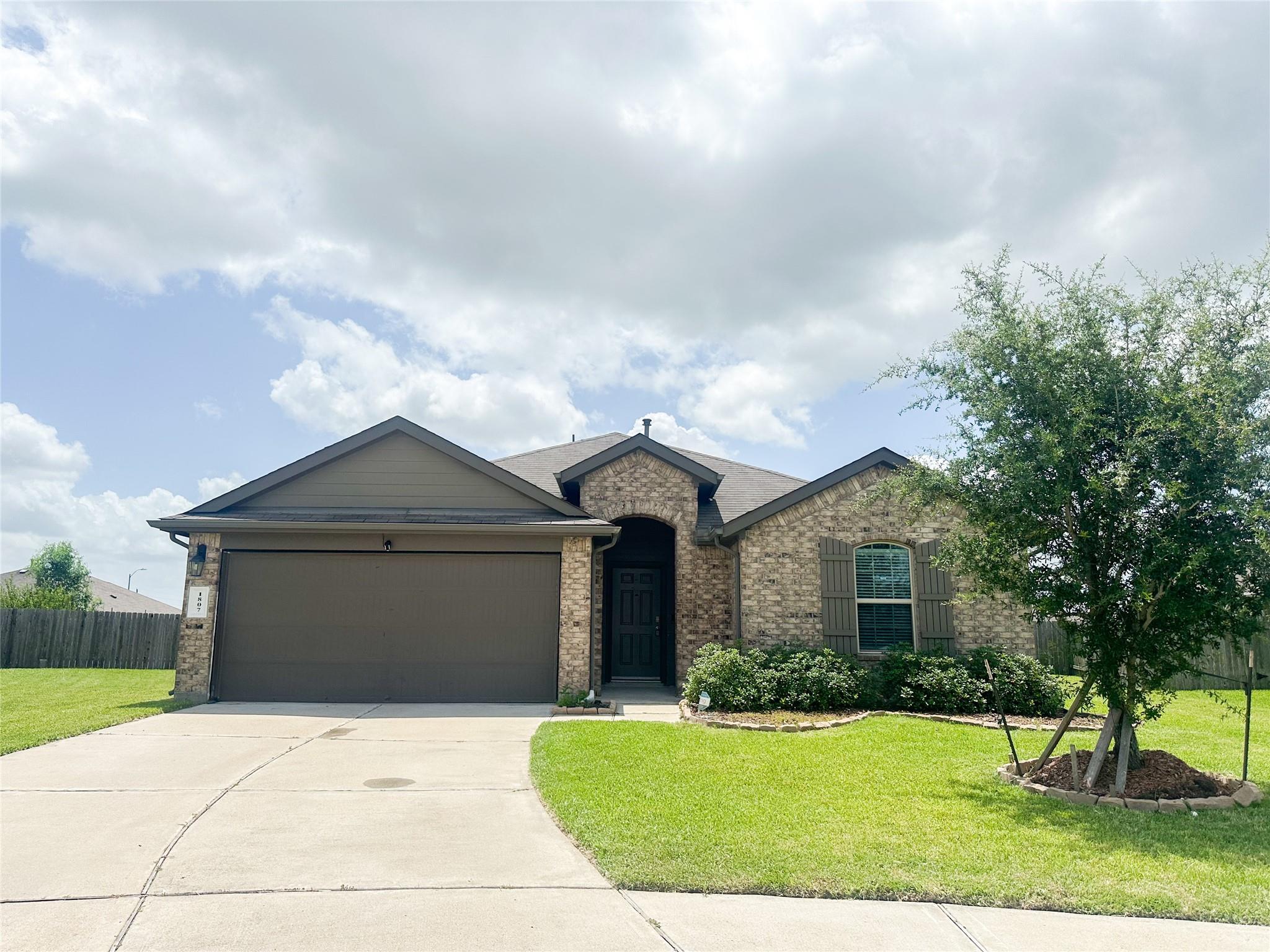 1807 Brady Shores Drive, Richmond TX 77469 Property Photo 1