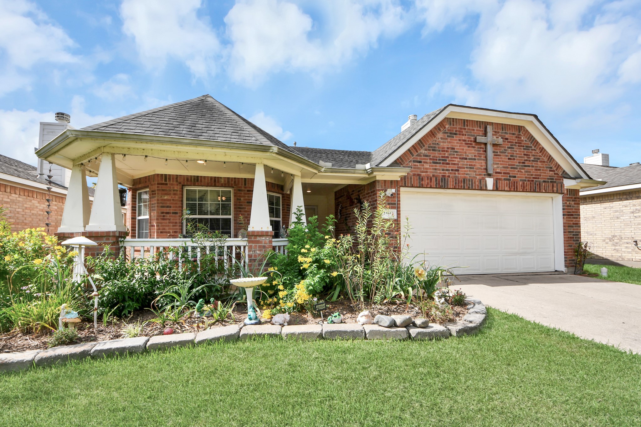 21615 Britton Hill Way Property Photo 3
