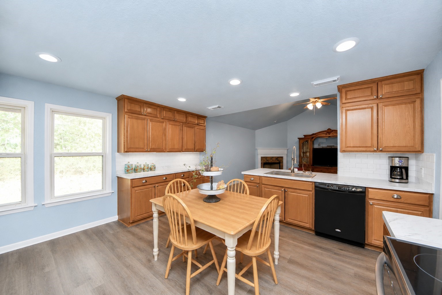 21615 Britton Hill Way Property Photo 6