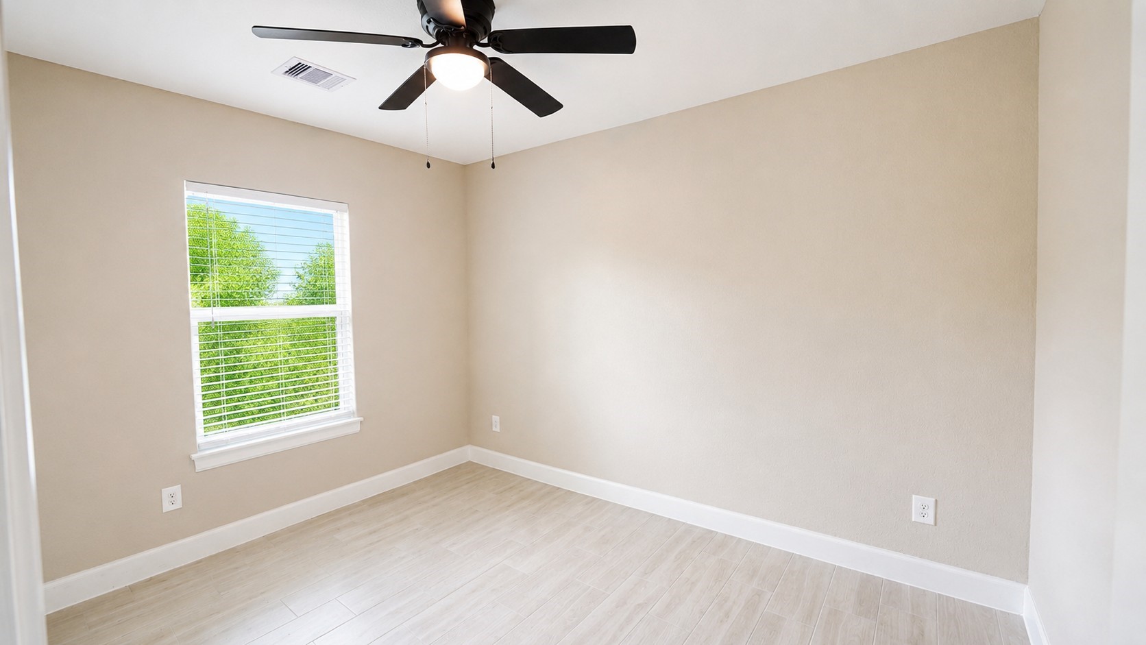1206 Pinewood Lane Property Photo 8