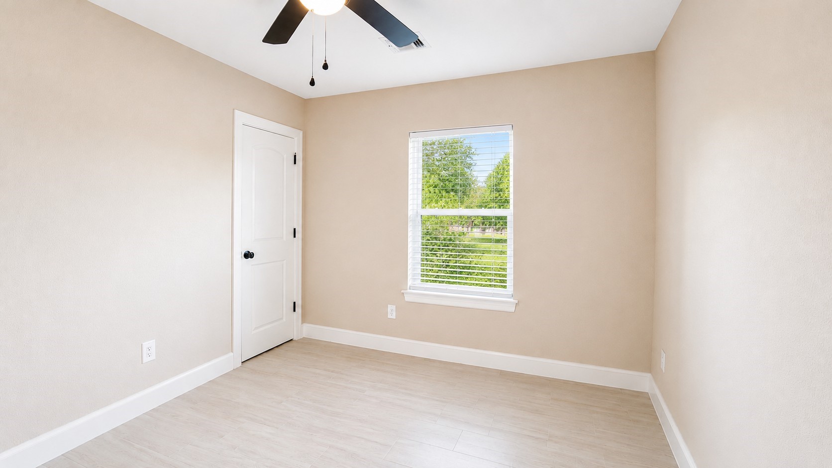 1206 Pinewood Lane Property Photo 10