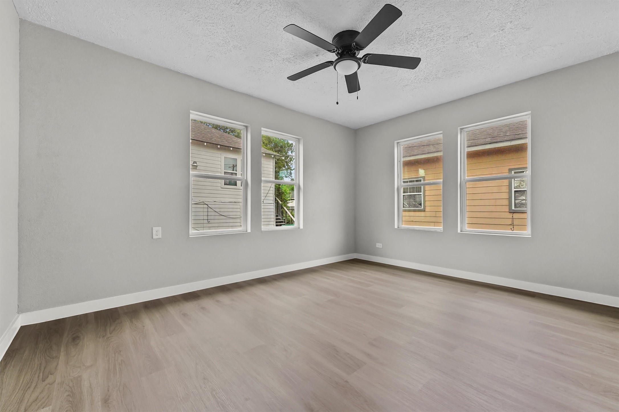 7425 Avenue E Property Photo 18